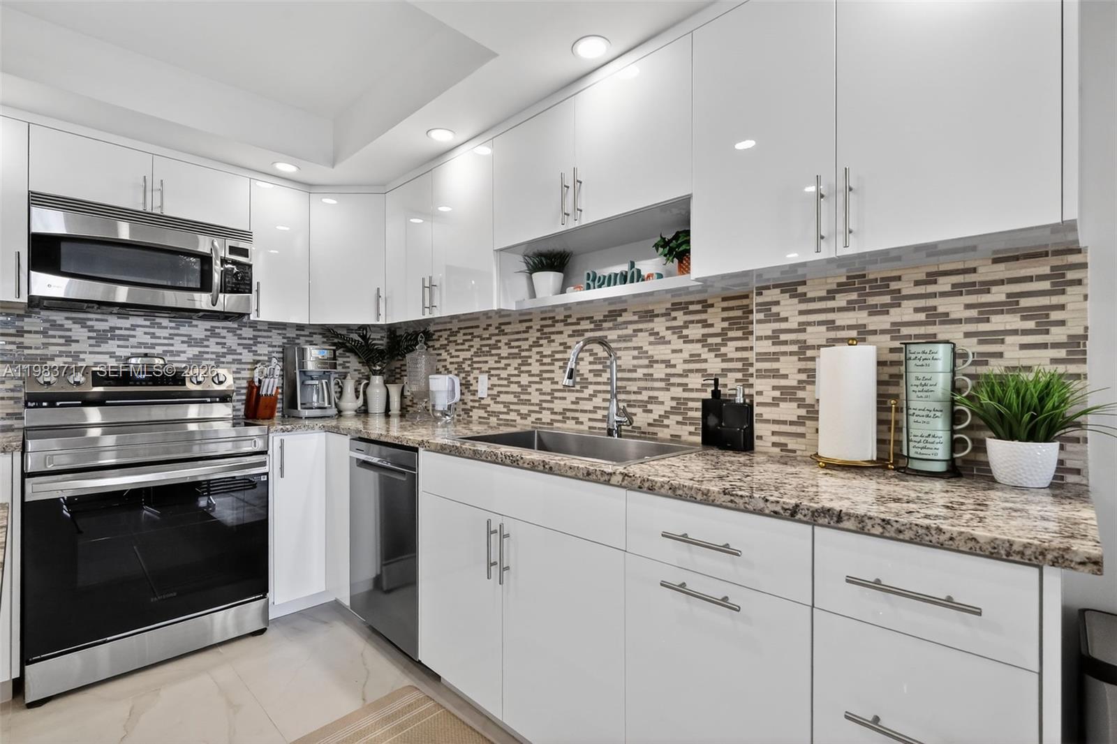 TRAFALGAR TOWERS CONDOMIN - Residential