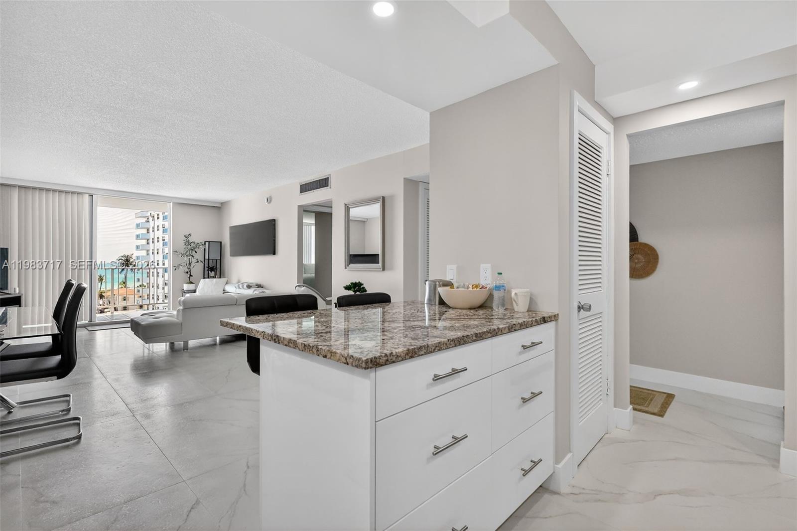 TRAFALGAR TOWERS CONDOMIN - Residential