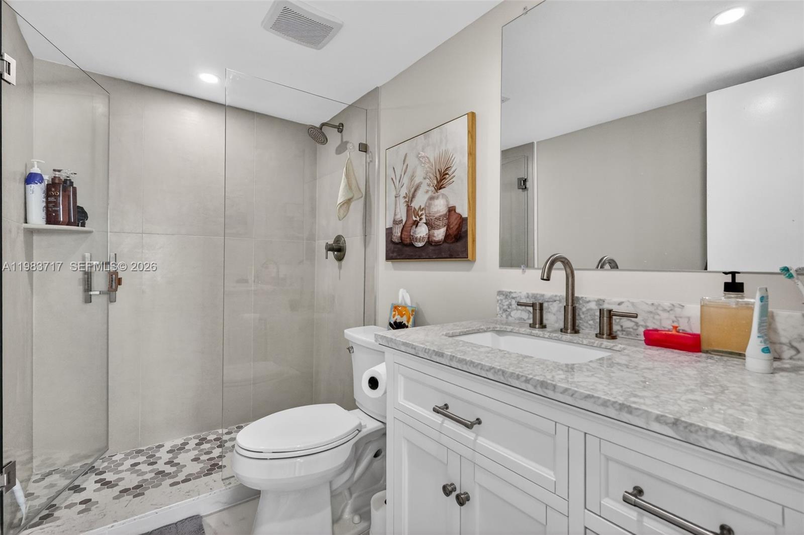 TRAFALGAR TOWERS CONDOMIN - Residential