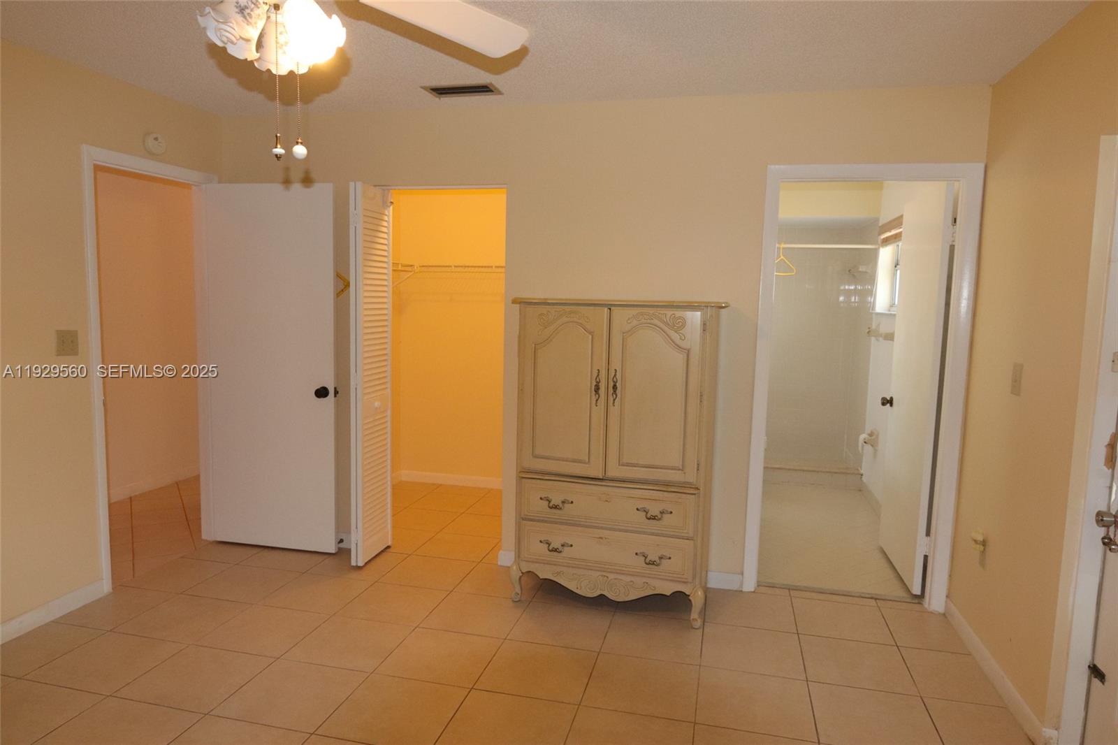 LAKES BY THE BAY SEC 5 - Residential