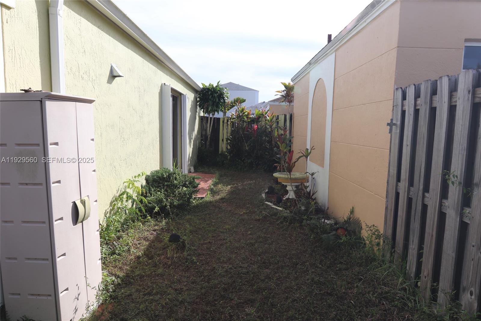 LAKES BY THE BAY SEC 5 - Residential