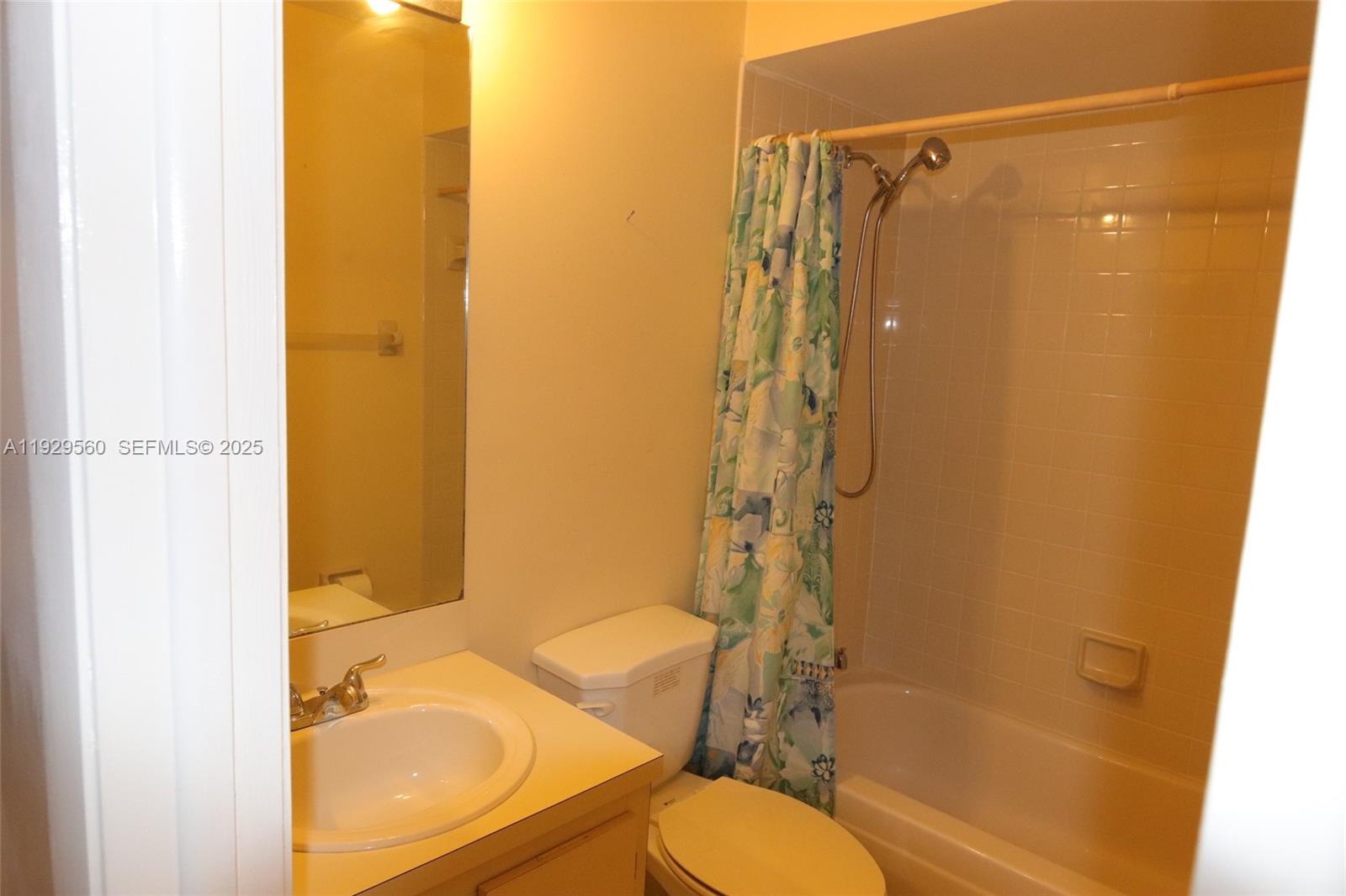 LAKES BY THE BAY SEC 5 - Residential