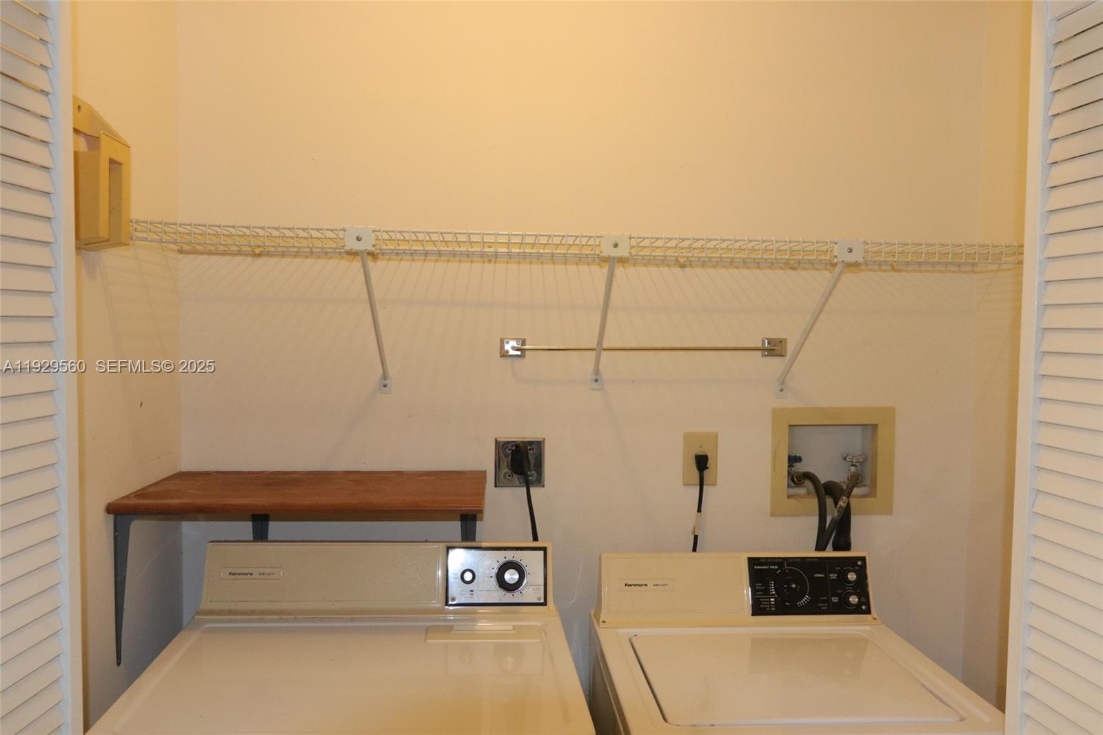 LAKES BY THE BAY SEC 5 - Residential