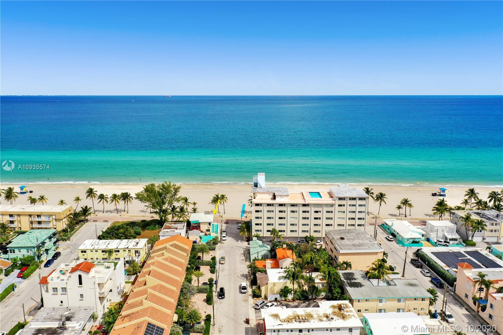 HOLLYWOOD BEACH - Residential Income