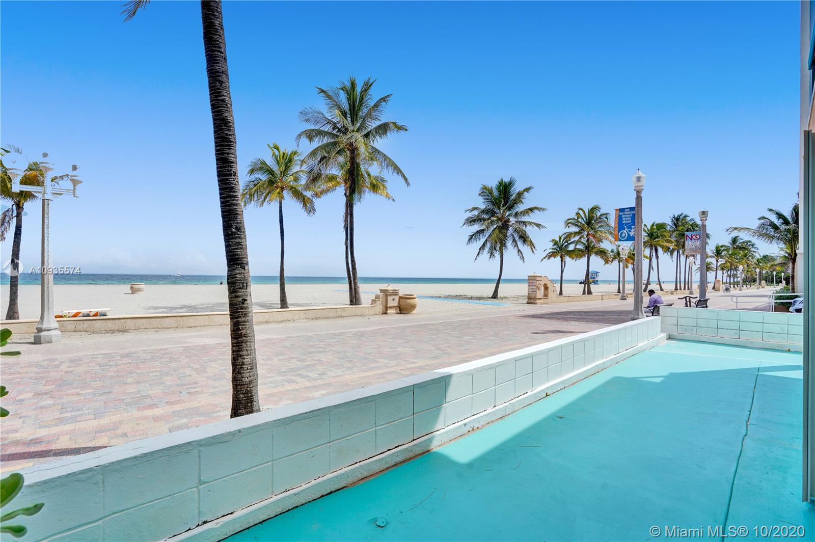 HOLLYWOOD BEACH - Residential Income