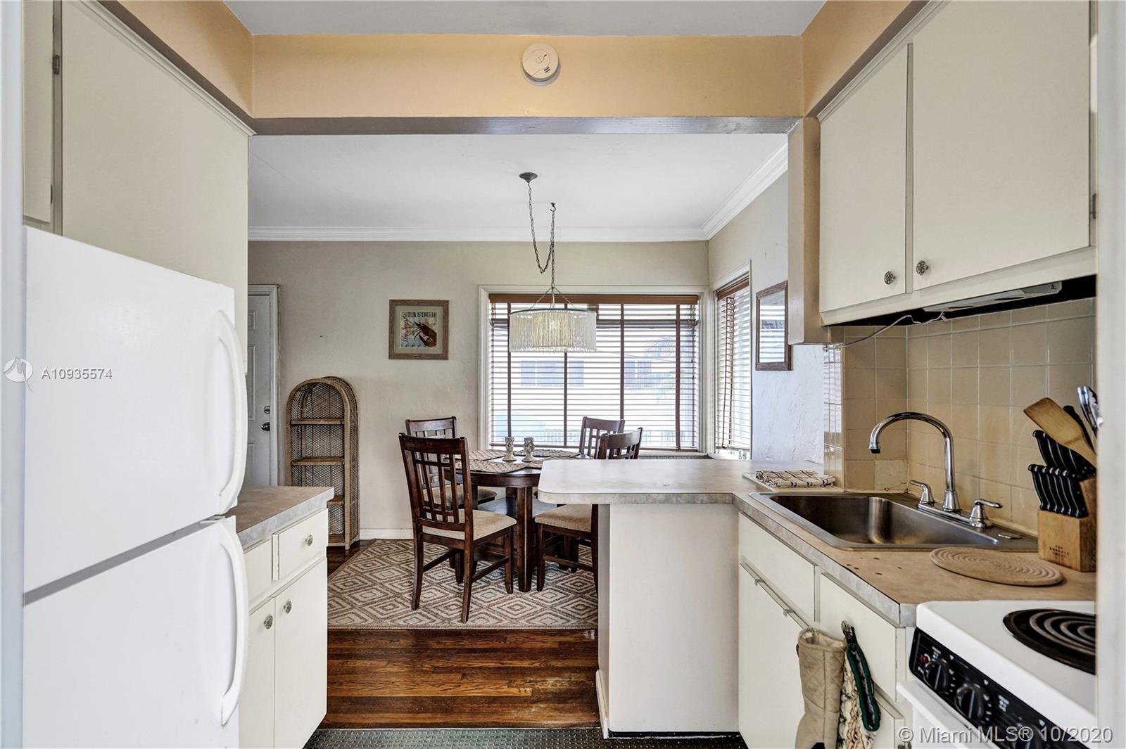 HOLLYWOOD BEACH - Residential Income