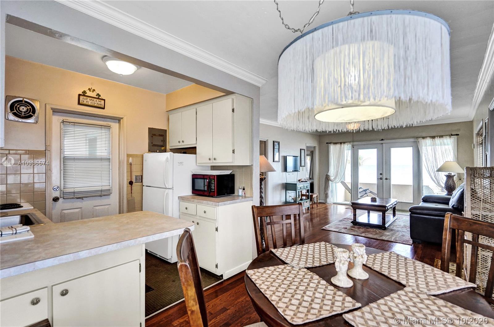 HOLLYWOOD BEACH - Residential Income