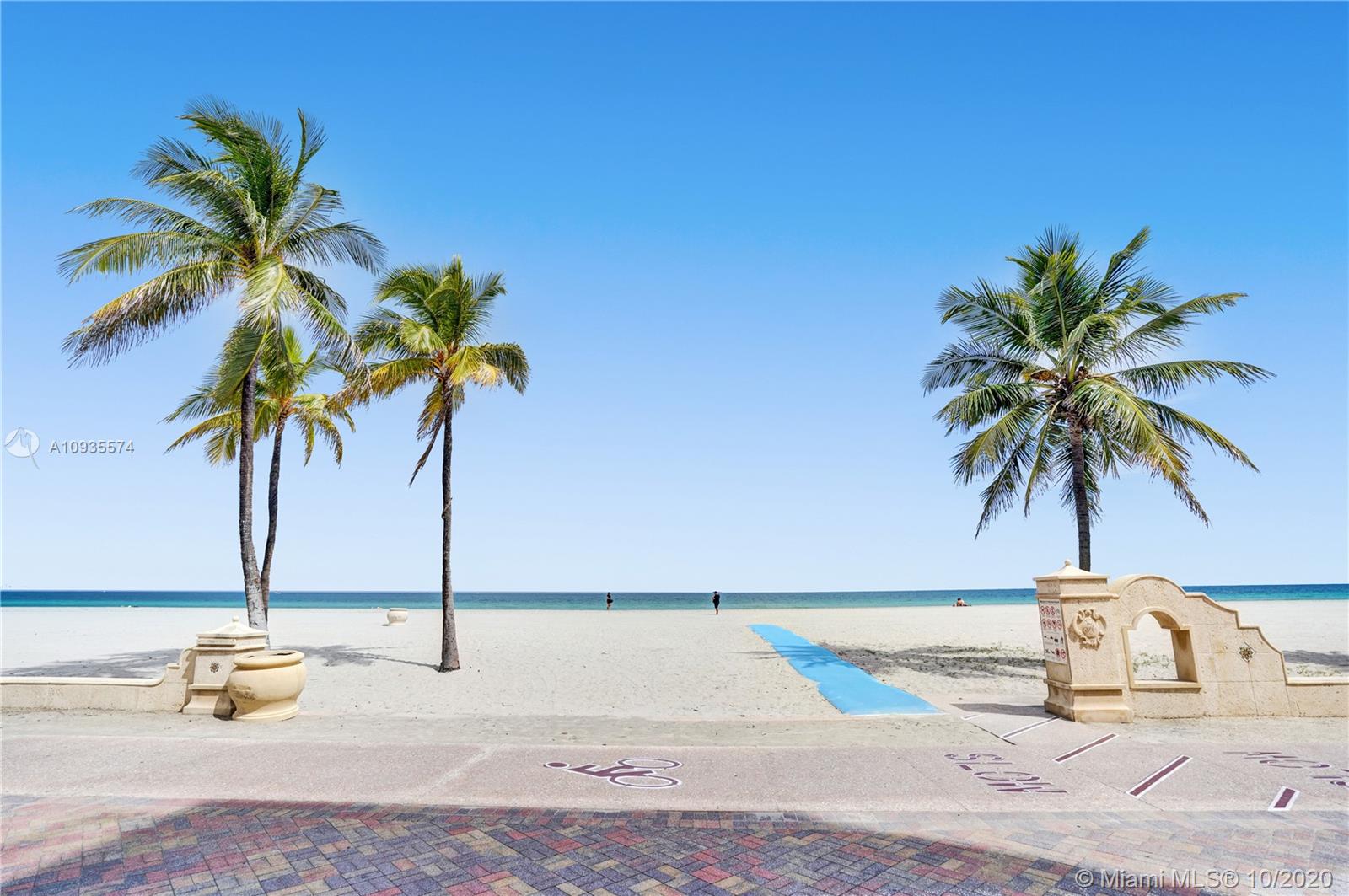 HOLLYWOOD BEACH - Residential Income