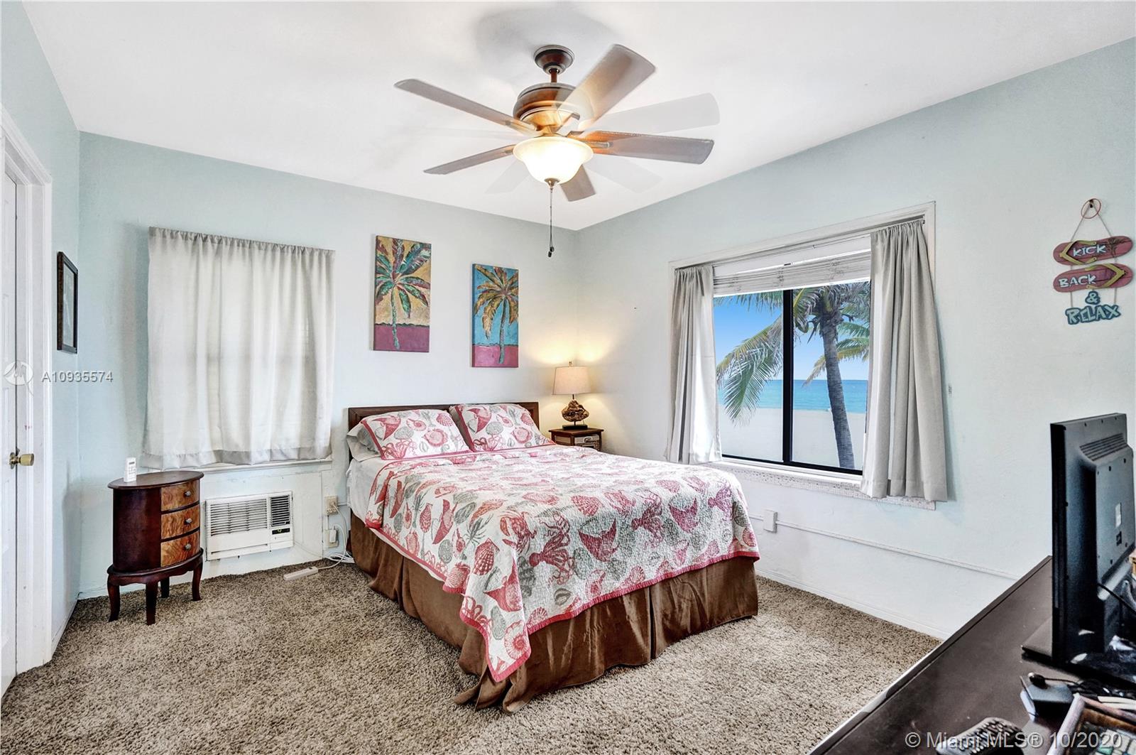 HOLLYWOOD BEACH - Residential Income