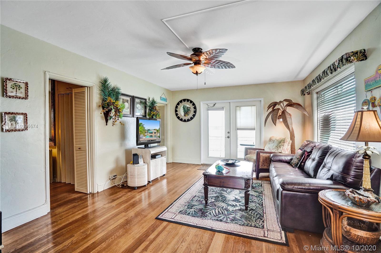 HOLLYWOOD BEACH - Residential Income