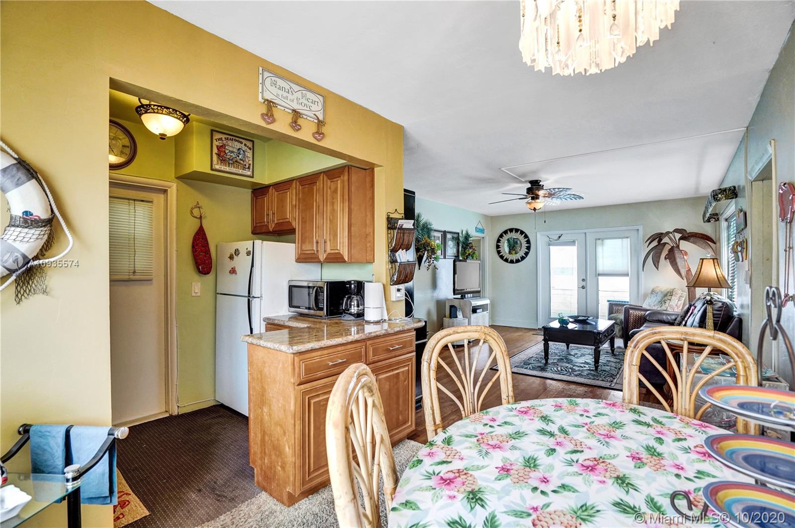 HOLLYWOOD BEACH - Residential Income