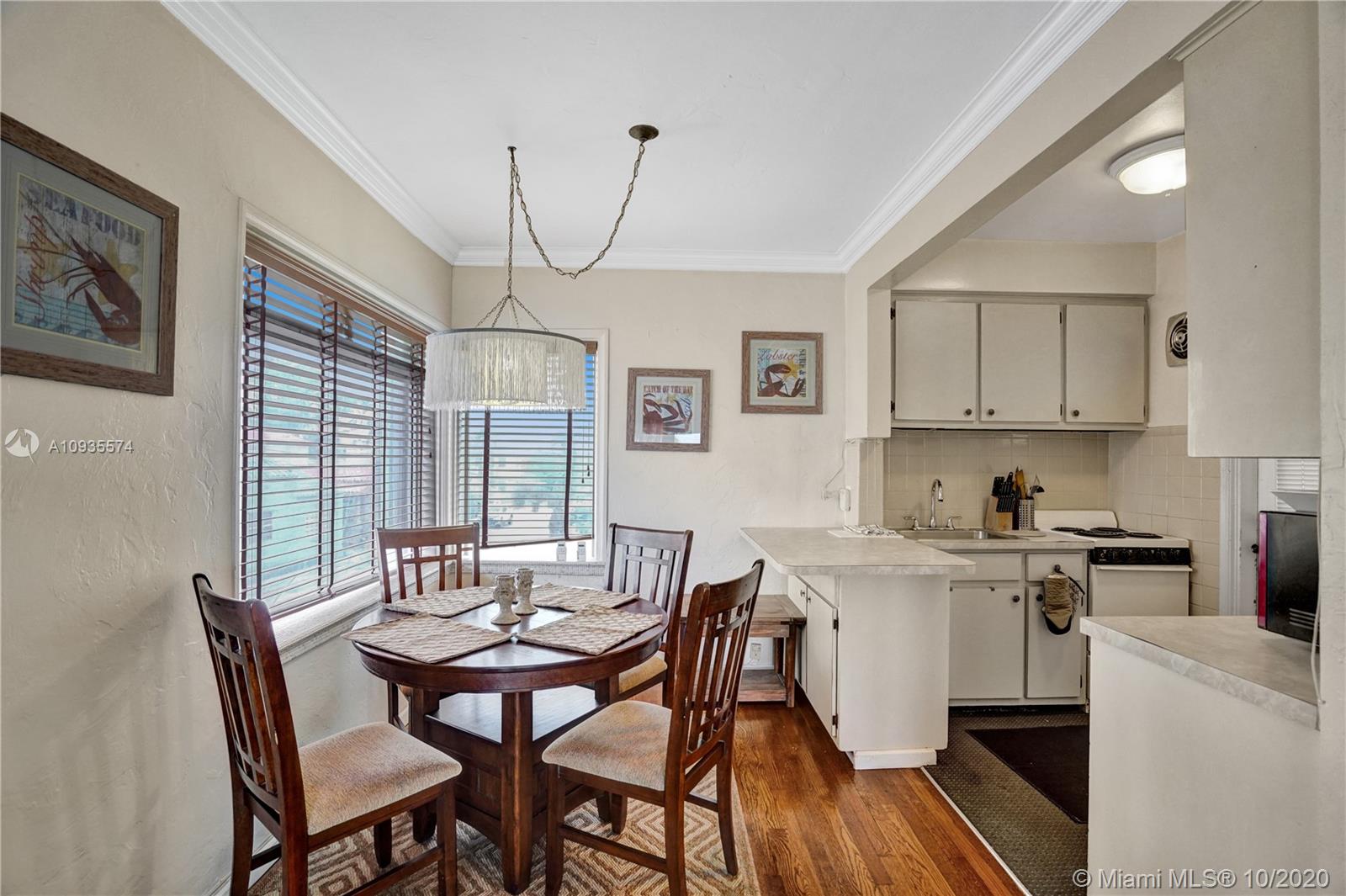 HOLLYWOOD BEACH - Residential Income