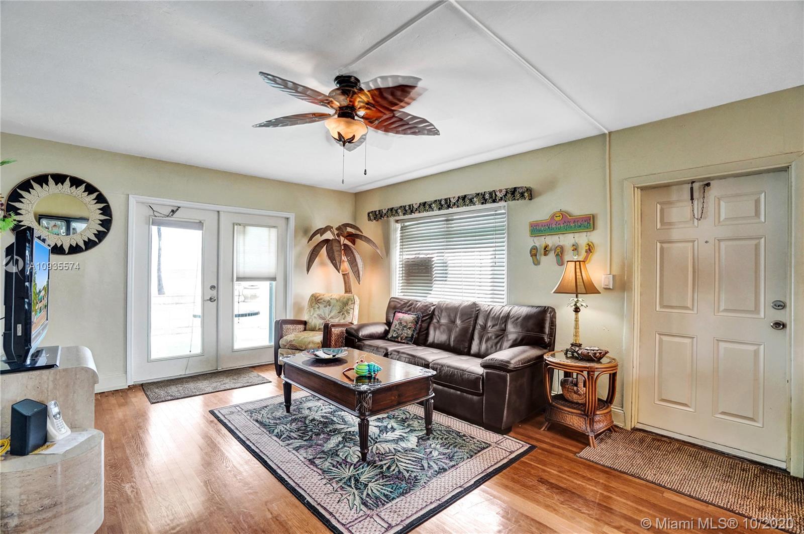 HOLLYWOOD BEACH - Residential Income