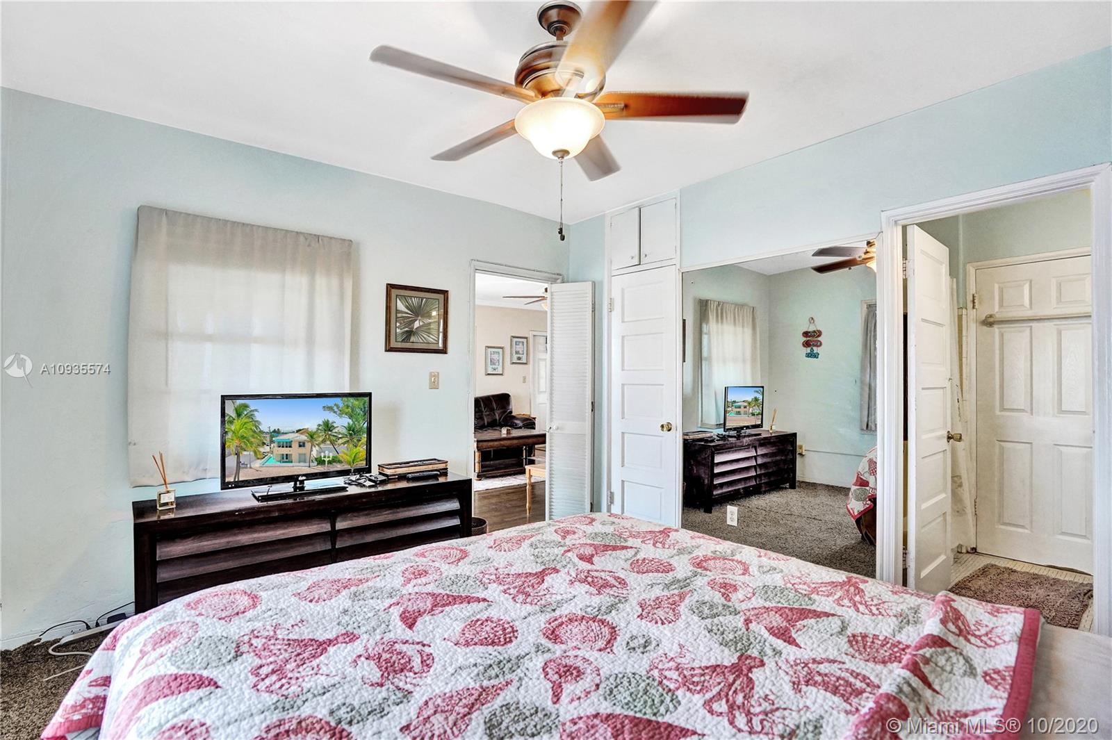 HOLLYWOOD BEACH - Residential Income