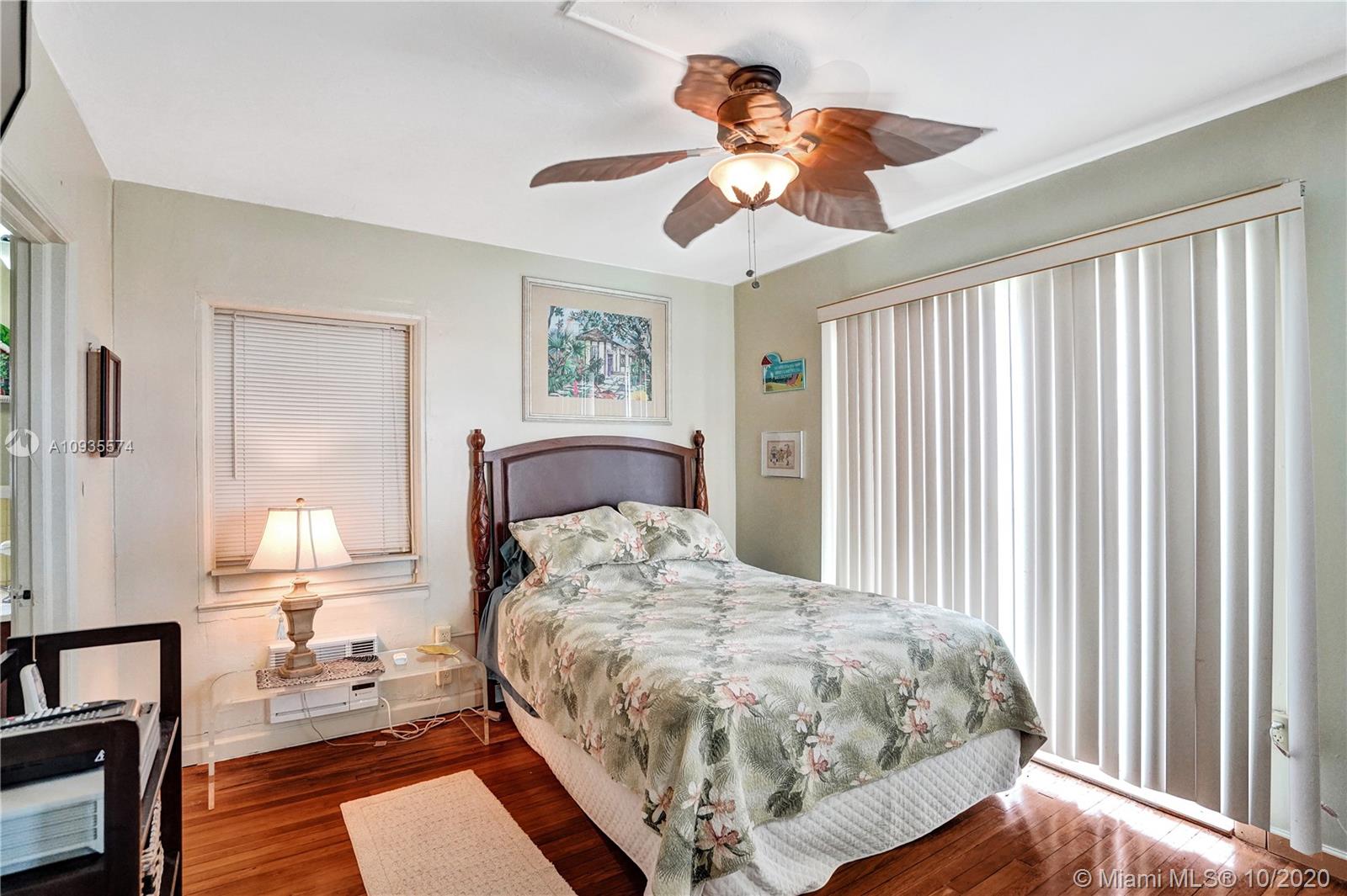 HOLLYWOOD BEACH - Residential Income