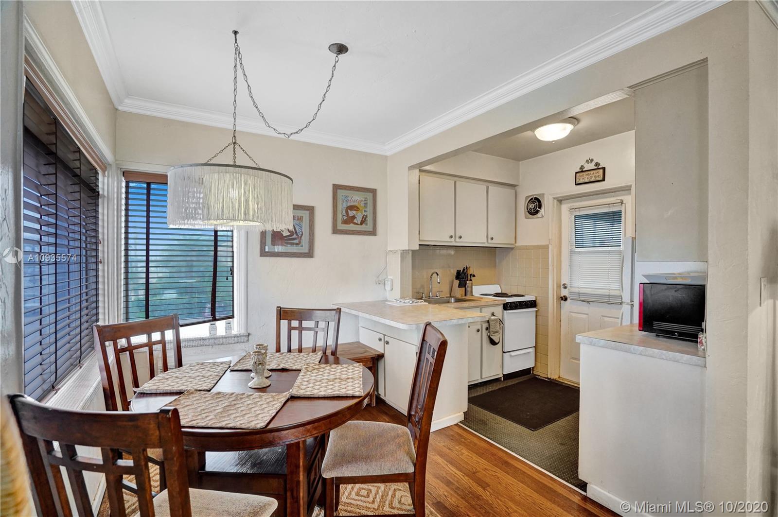 HOLLYWOOD BEACH - Residential Income