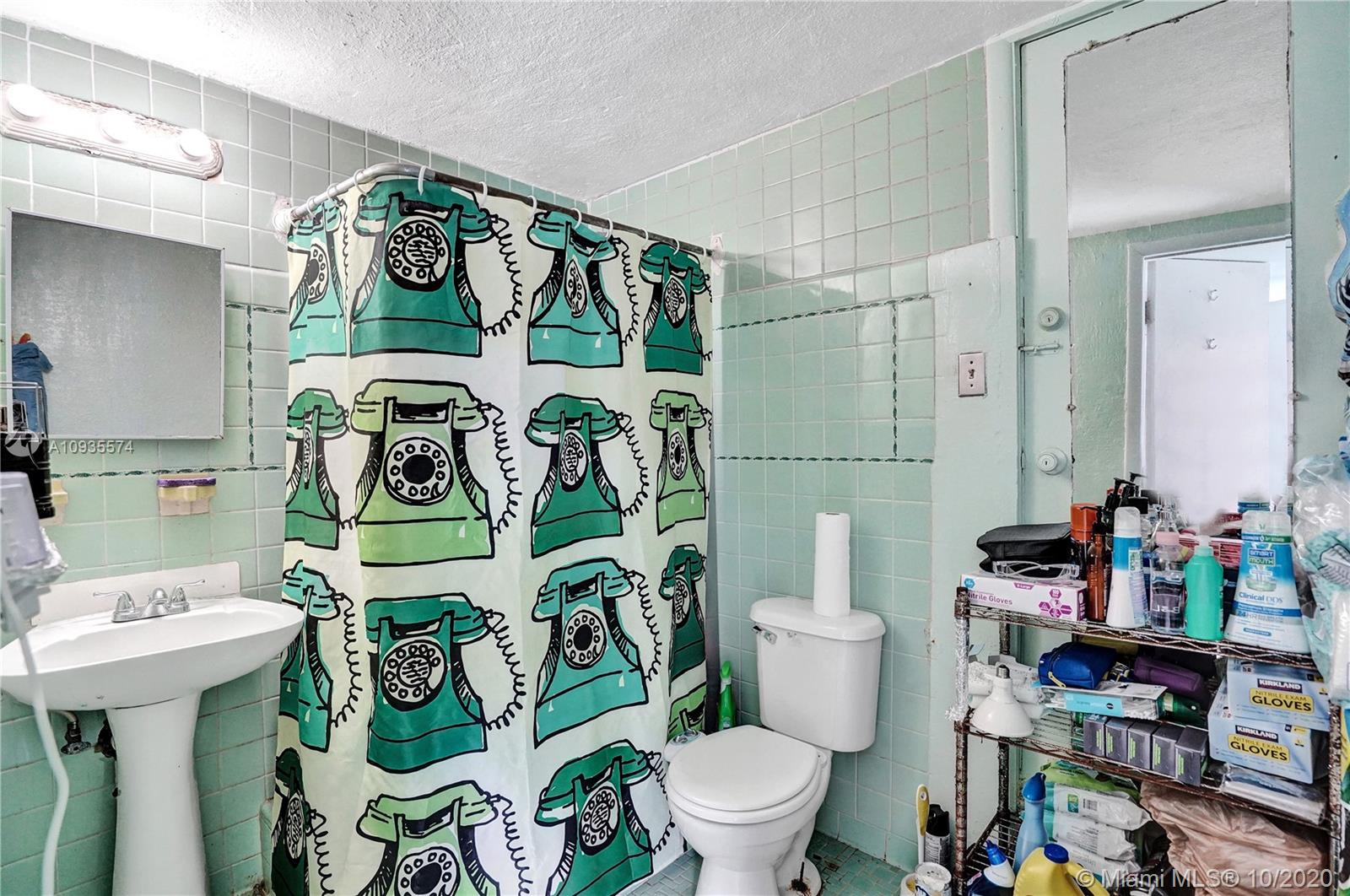 HOLLYWOOD BEACH - Residential Income