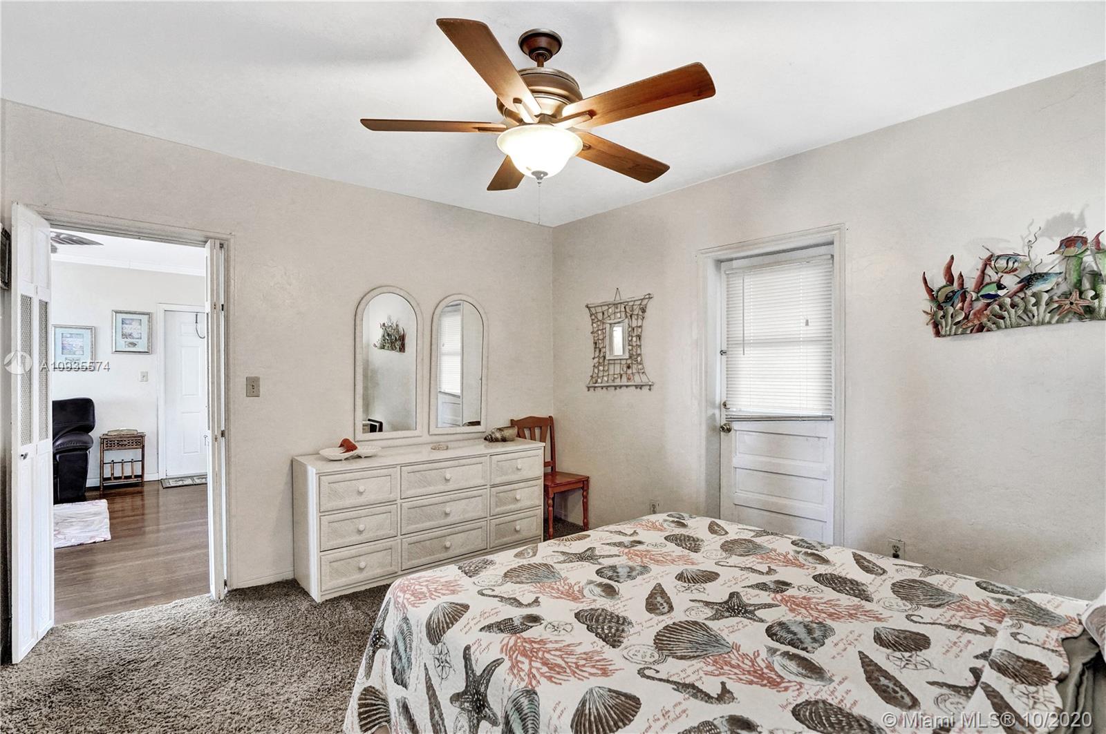 HOLLYWOOD BEACH - Residential Income