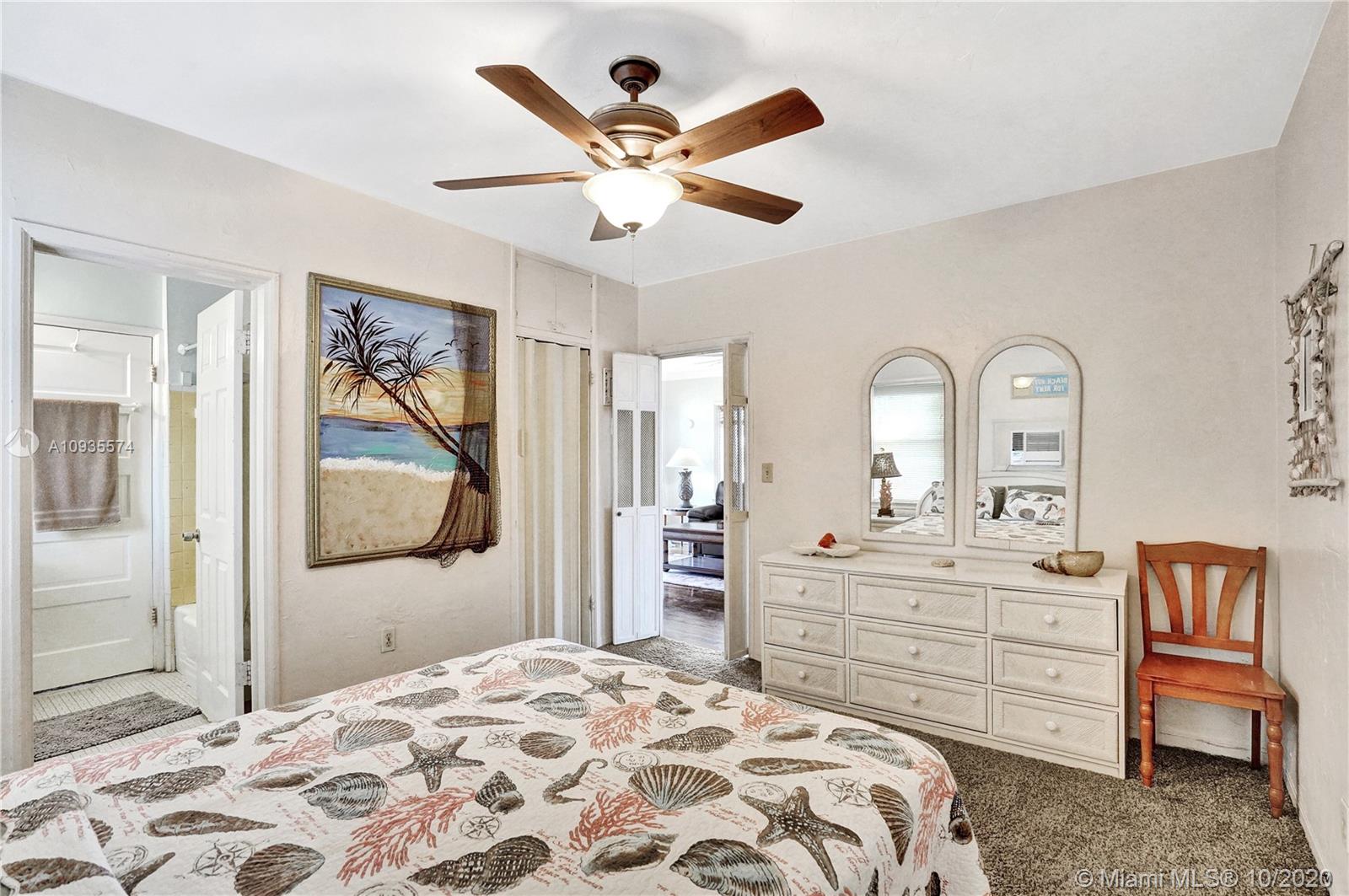 HOLLYWOOD BEACH - Residential Income