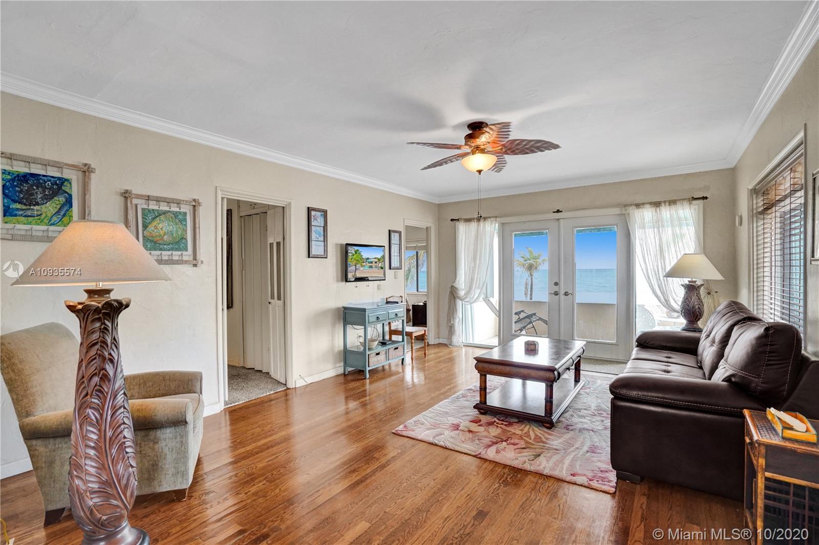 HOLLYWOOD BEACH - Residential Income