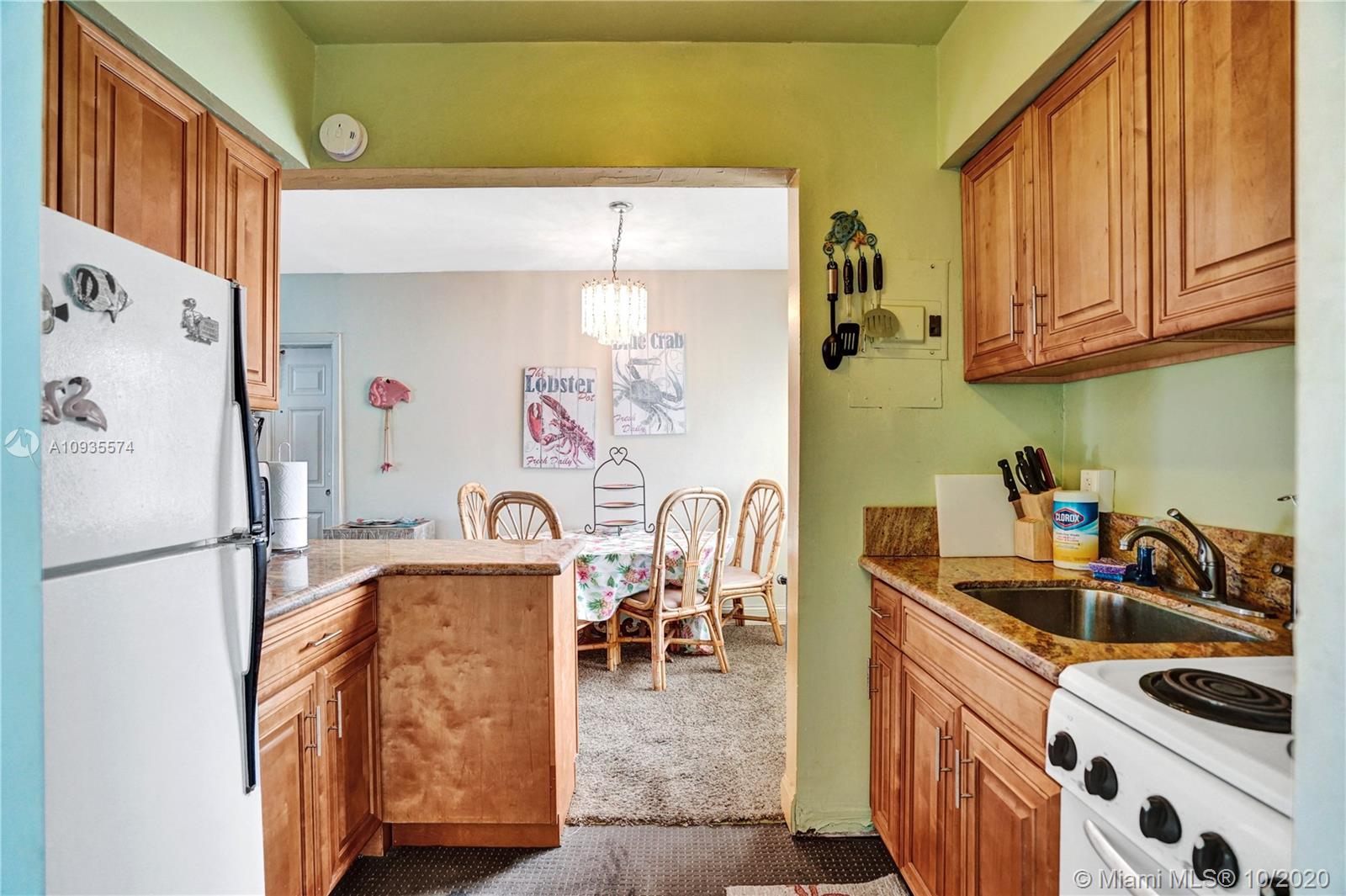 HOLLYWOOD BEACH - Residential Income