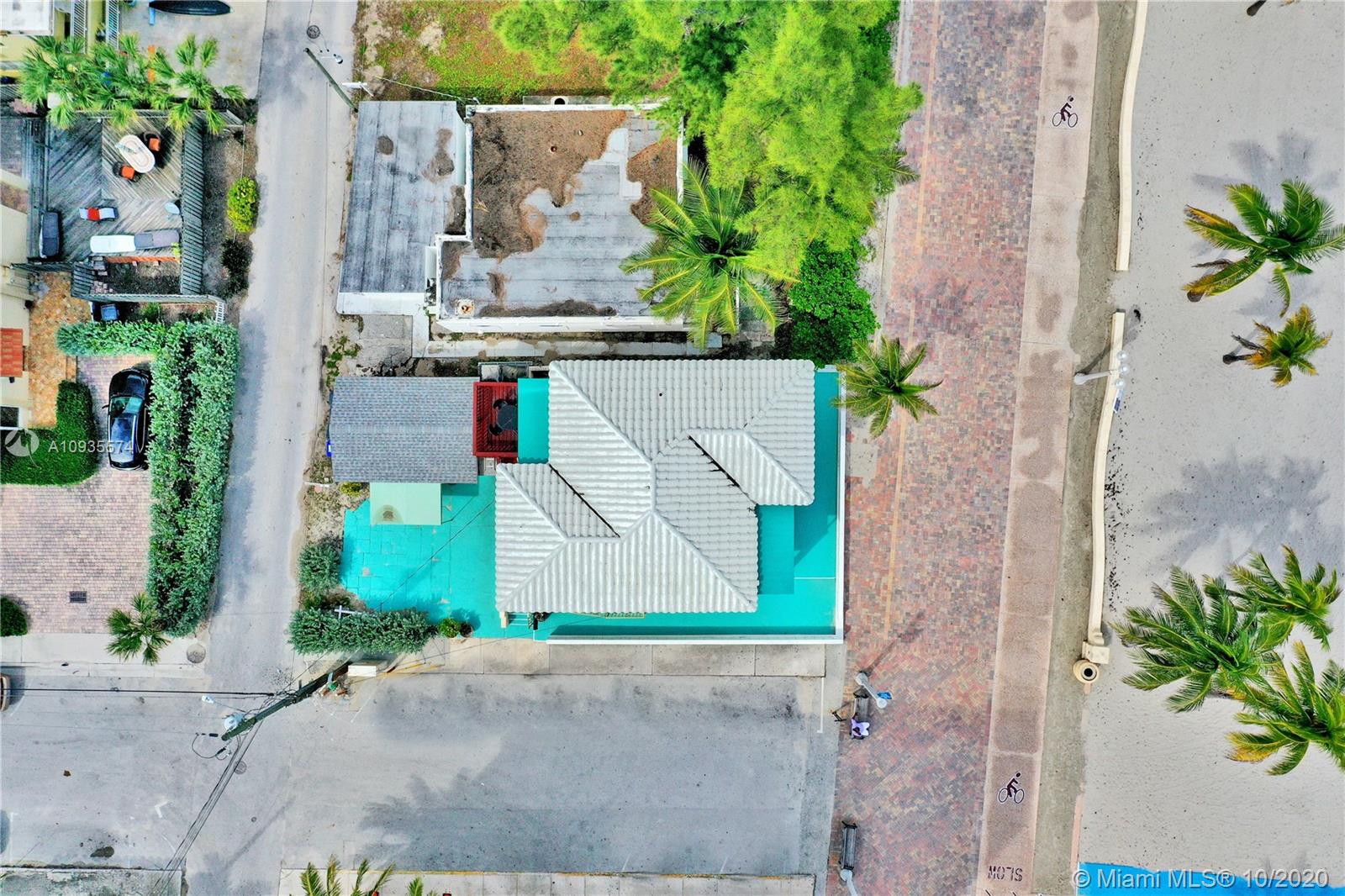 HOLLYWOOD BEACH - Residential Income