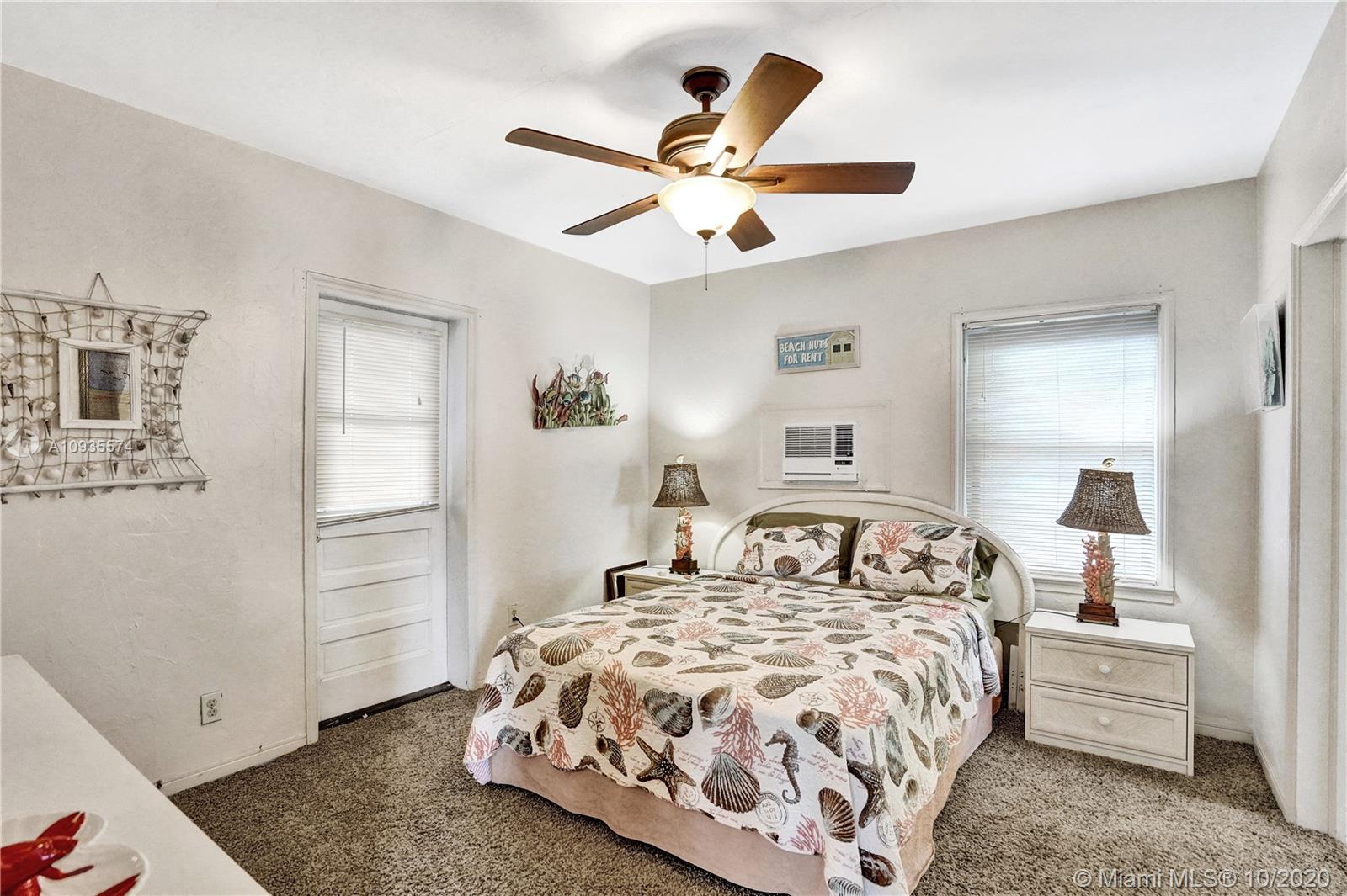 HOLLYWOOD BEACH - Residential Income