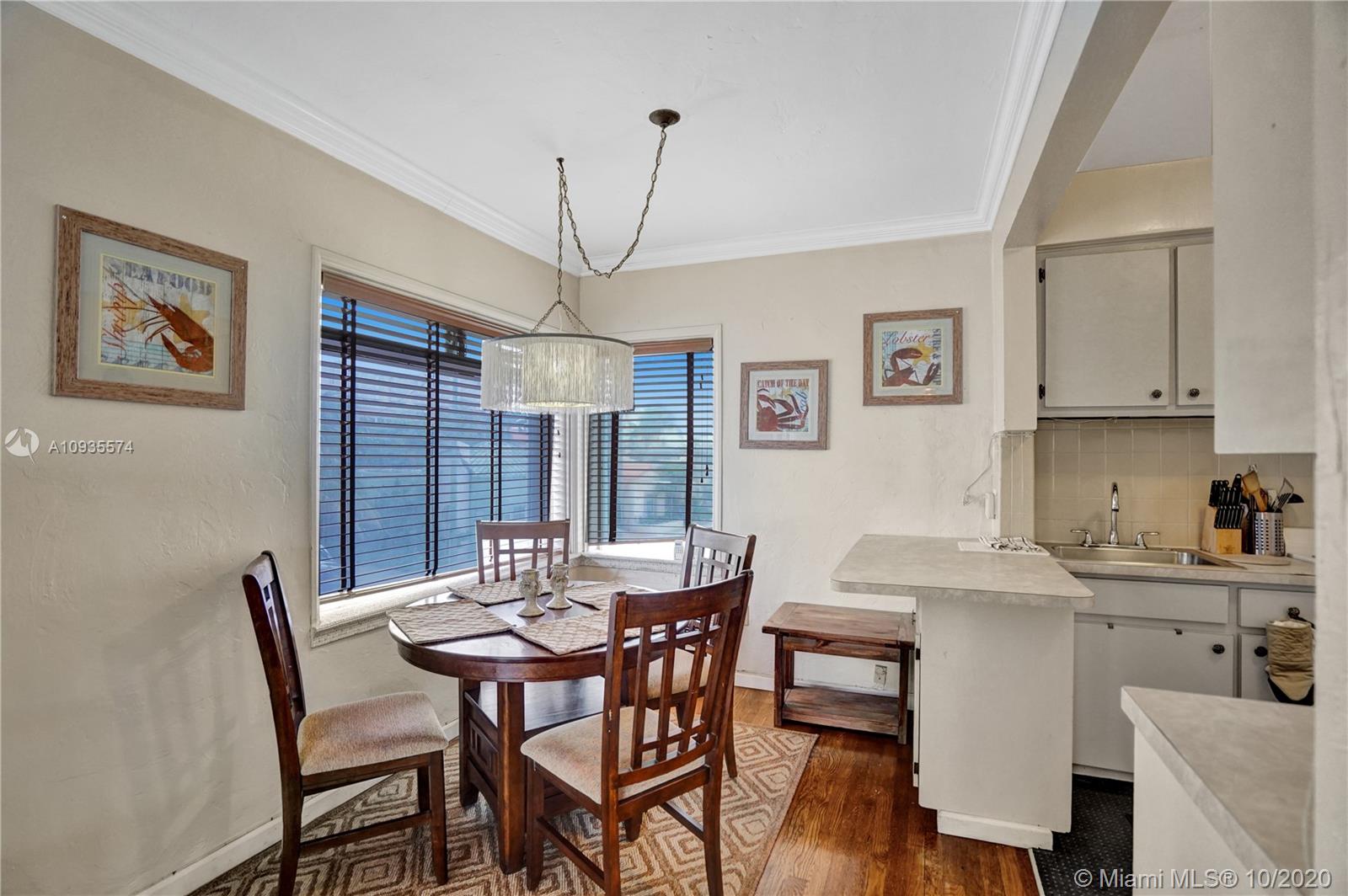 HOLLYWOOD BEACH - Residential Income