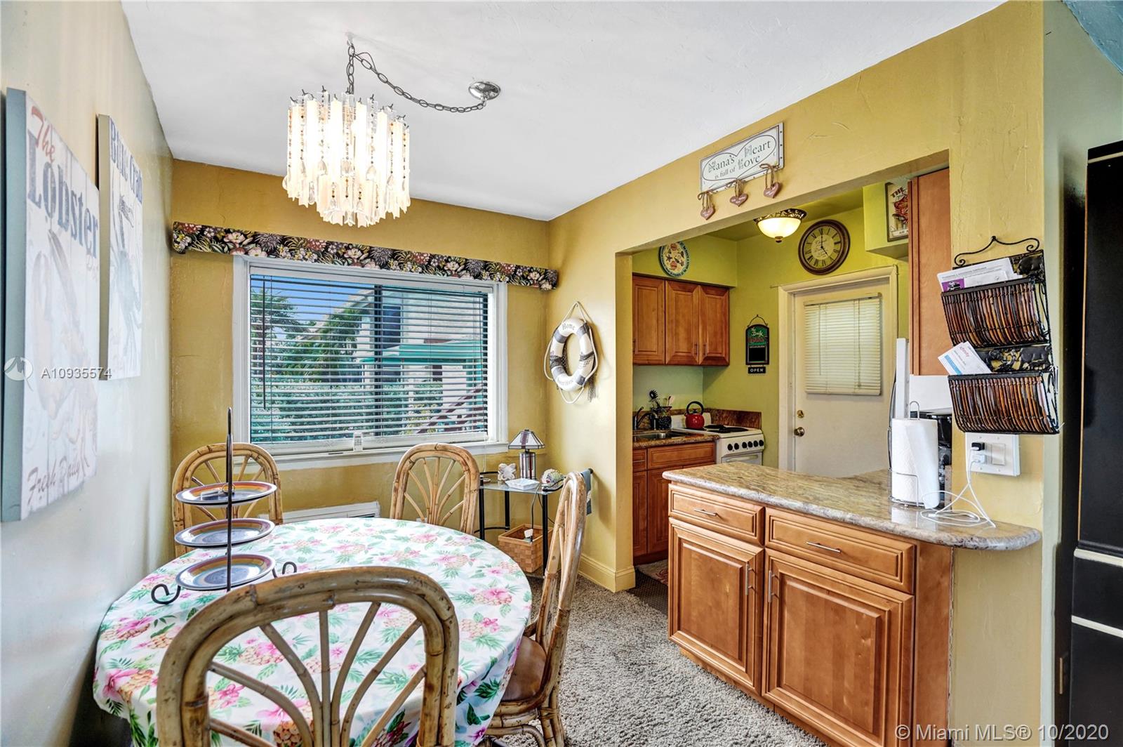 HOLLYWOOD BEACH - Residential Income