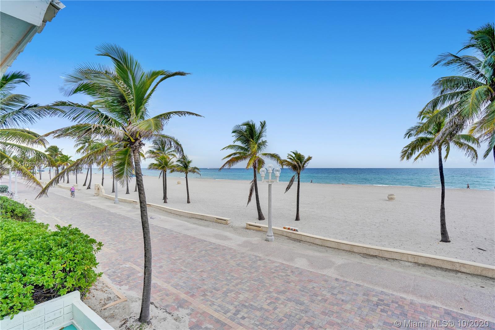 HOLLYWOOD BEACH - Residential Income