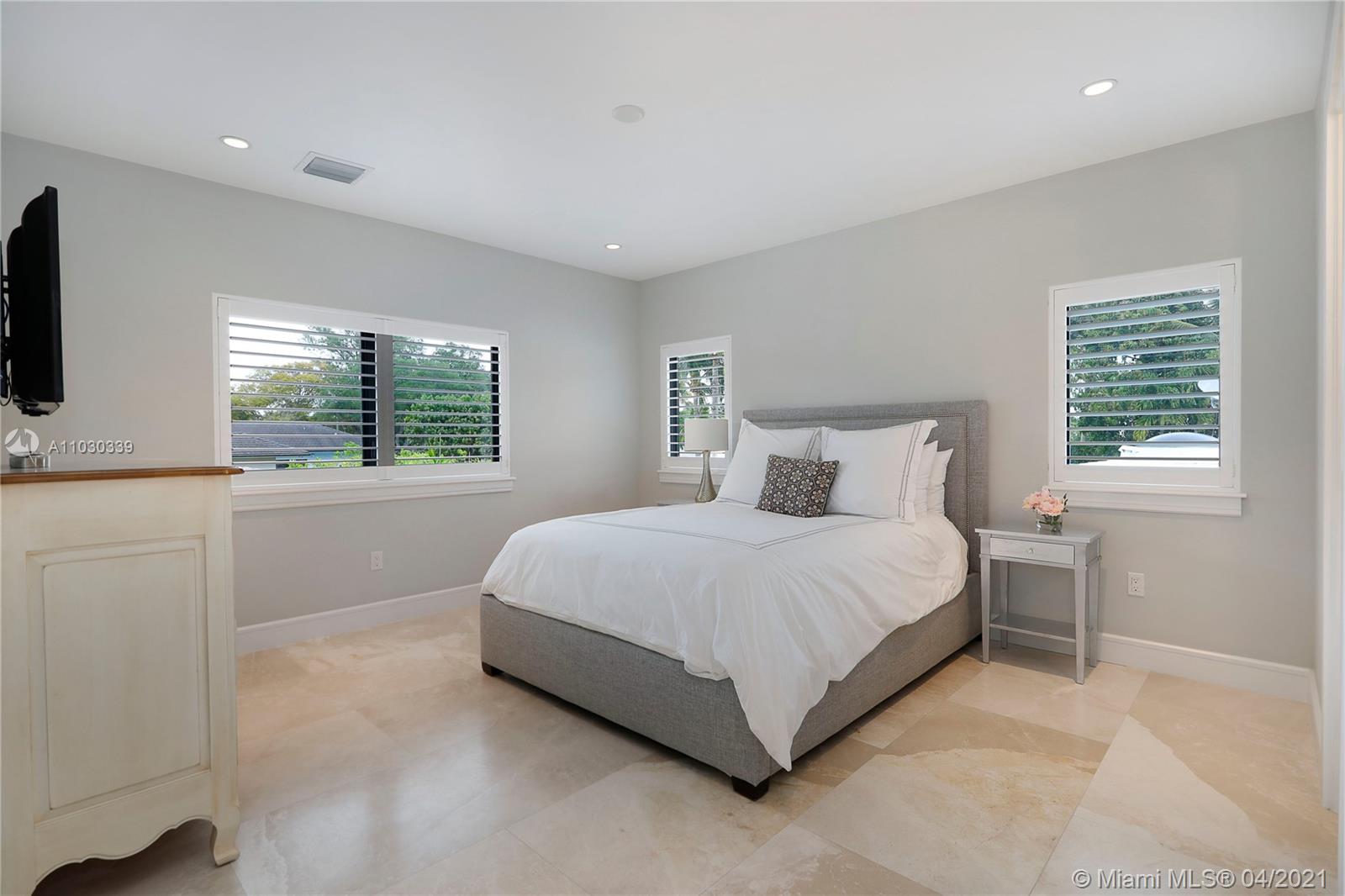 CORAL GABLES RIVIERA SEC - Residential