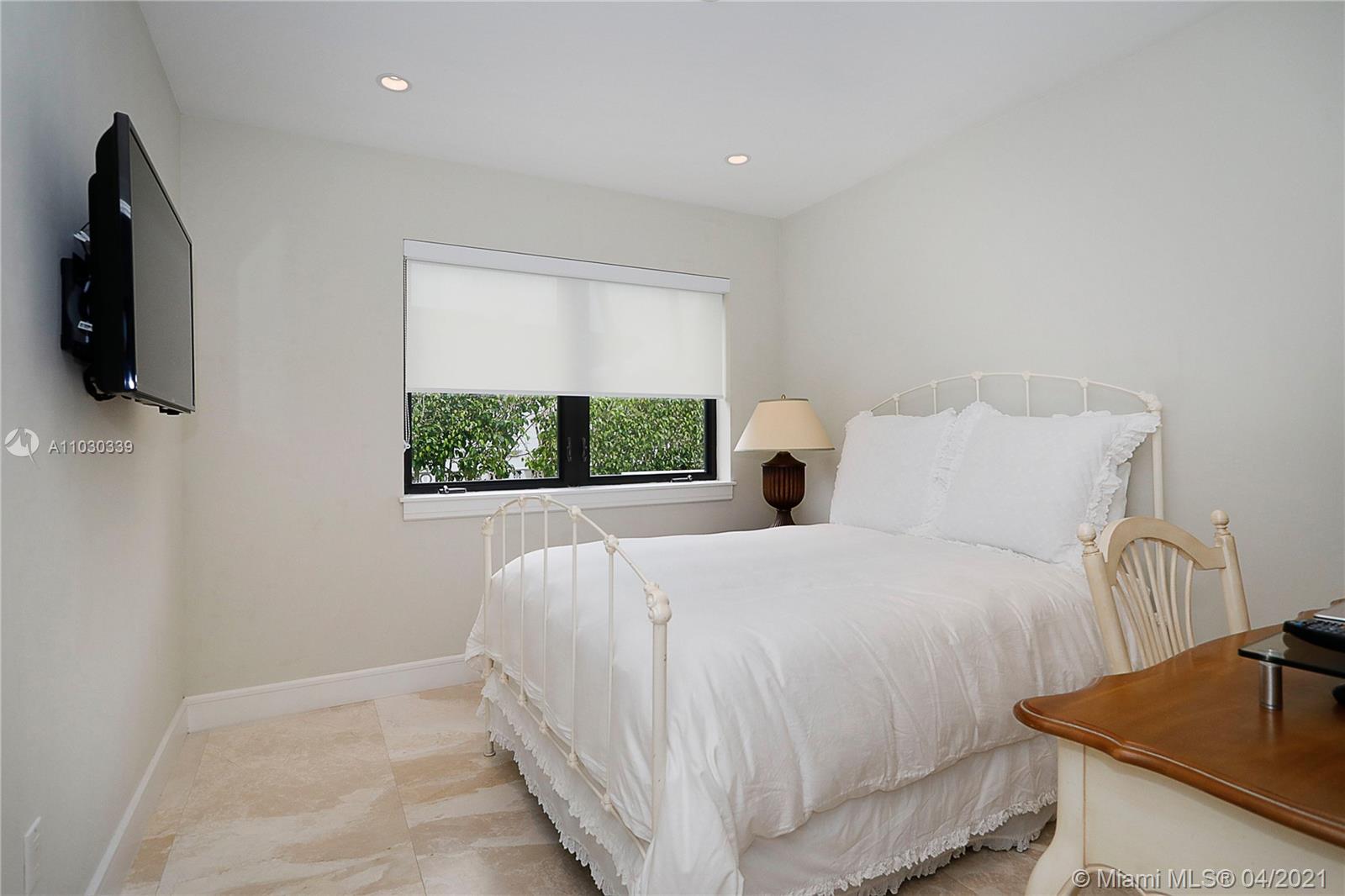 CORAL GABLES RIVIERA SEC - Residential