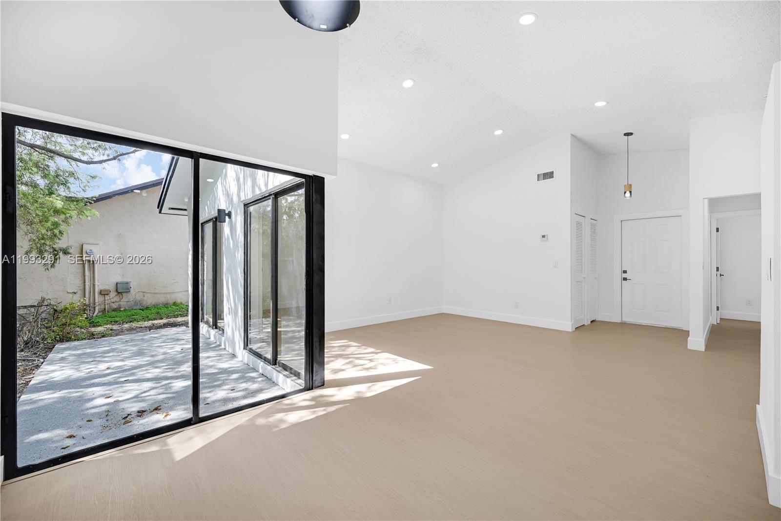 BISCAYNE VILLA HOMES SEC - Residential