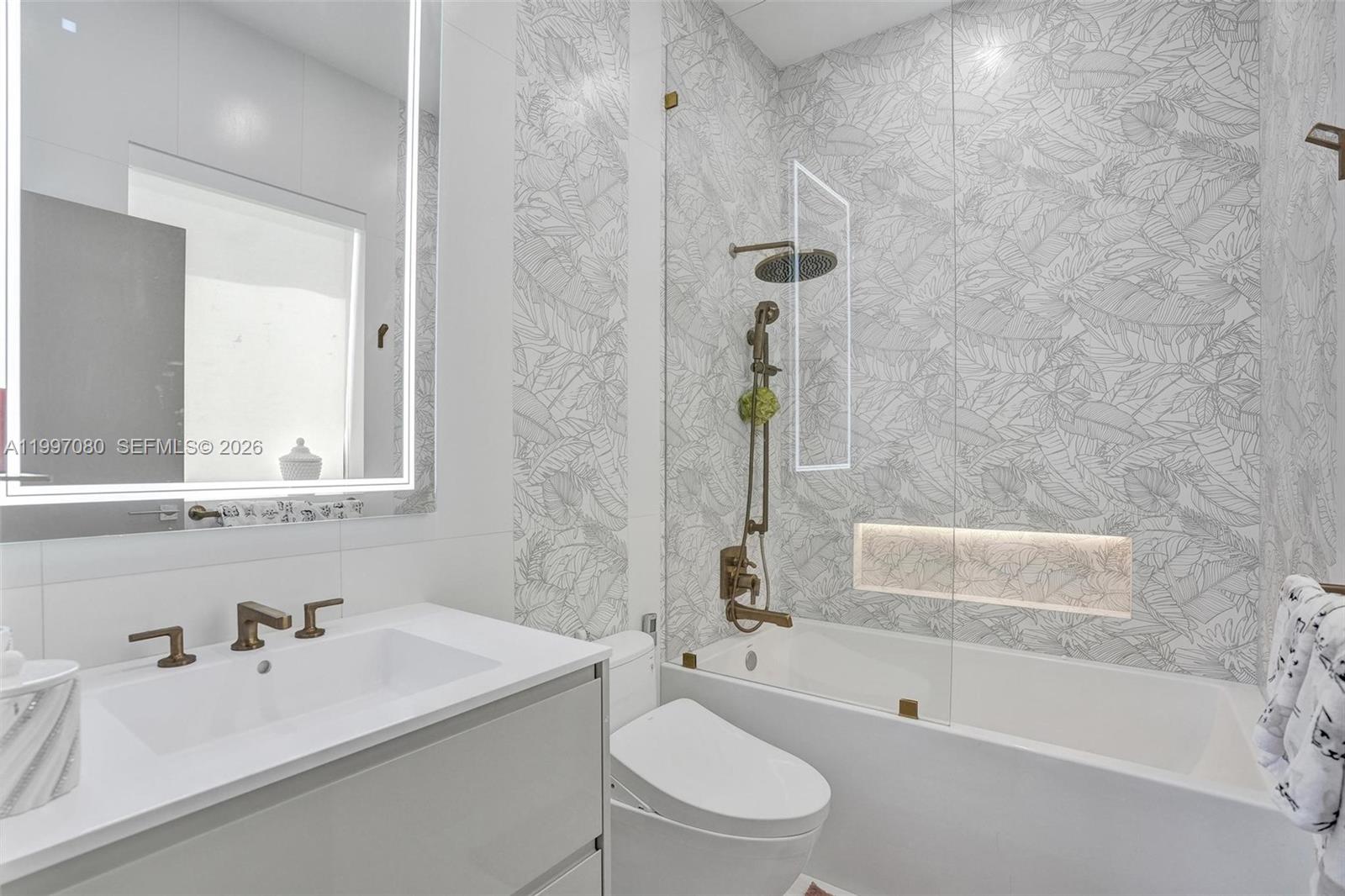 BEACHWALK - Residential Lease