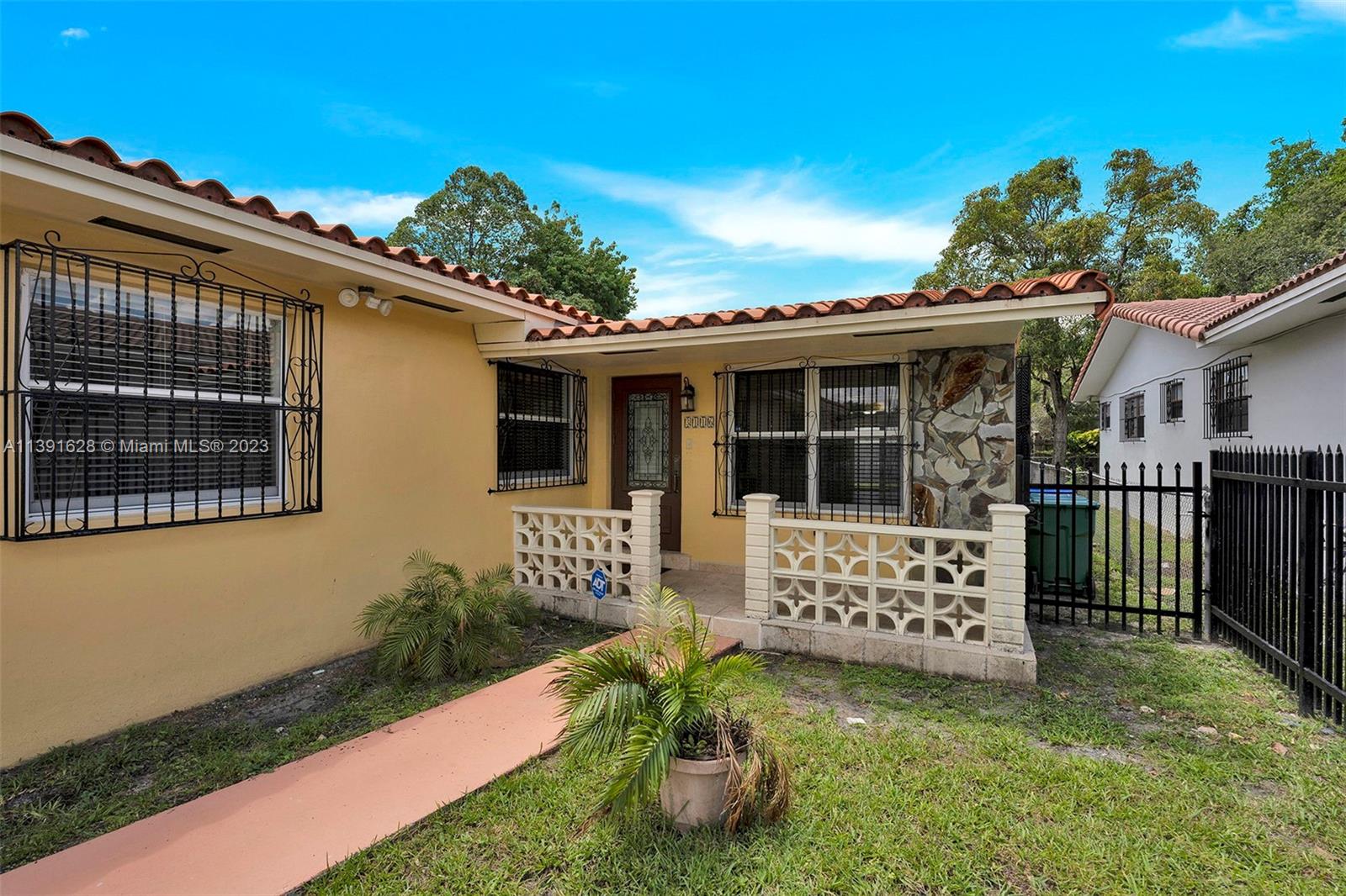 Perfectly located in The Pines, just east of Coral Gables, this gated and remodeled 3 bedroom/2 bathroom home (duplex) offers an open floorplan, renovated kitchen and bathrooms, family room, dedicated laundry room, spacious closets, roofed patio and best of all it includes a large (private) fenced backyard. Space for up to 2 vehicles inside the gate and plenty of street parking. Lawn maintenance included. Tenant pays utilities