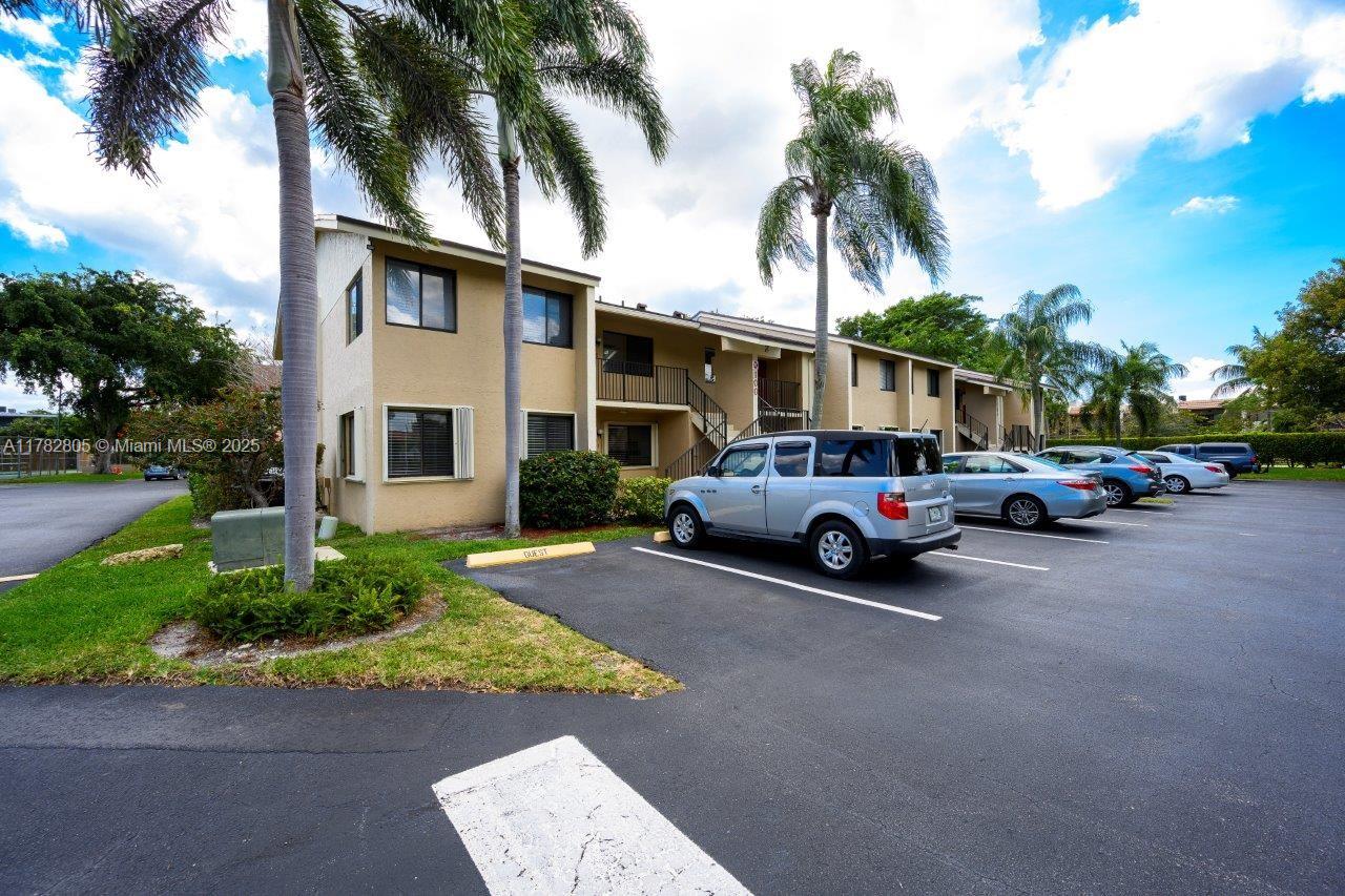 Rental Property at 100 Se 7th St 7, Deerfield Beach, Broward County, Florida - Bedrooms: 2 
Bathrooms: 2  - $2,600 MO.
