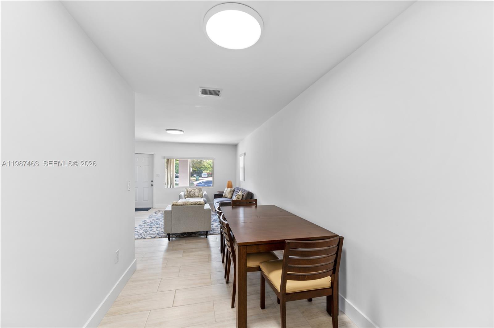 DE CARLO MANOR - Residential