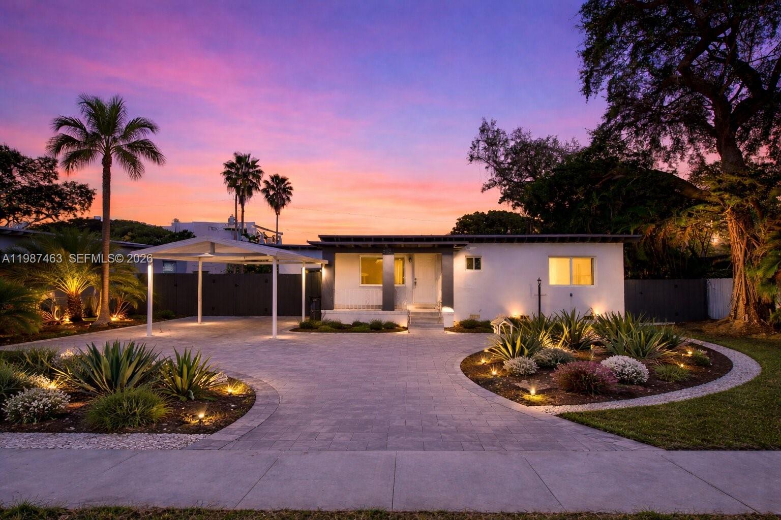 DE CARLO MANOR - Residential