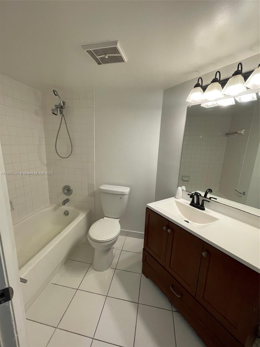 COURTYARD CONDOMINIUMS - Residential Lease