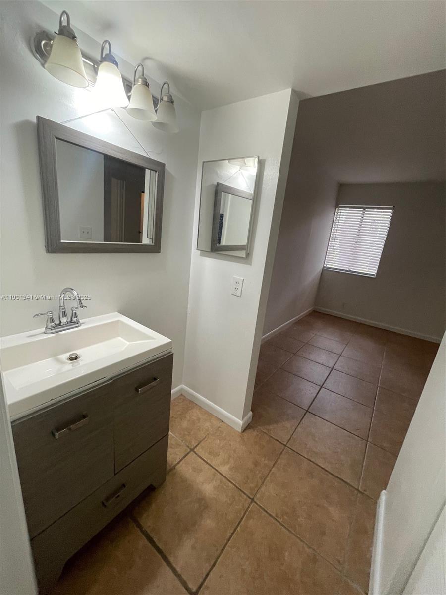 COURTYARD CONDOMINIUMS - Residential Lease