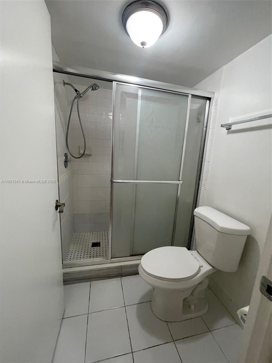 COURTYARD CONDOMINIUMS - Residential Lease