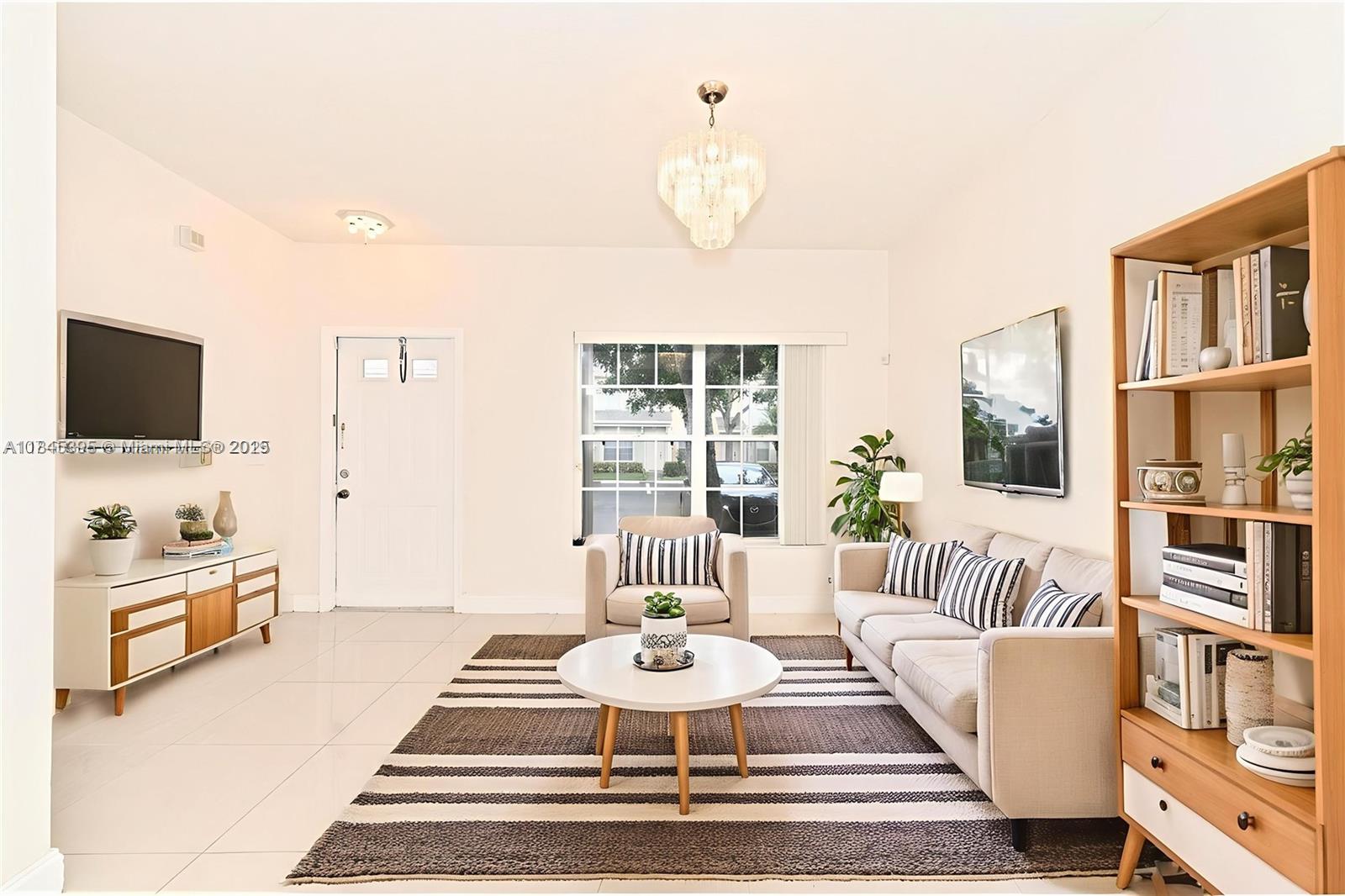 69 Simonton Cir 1