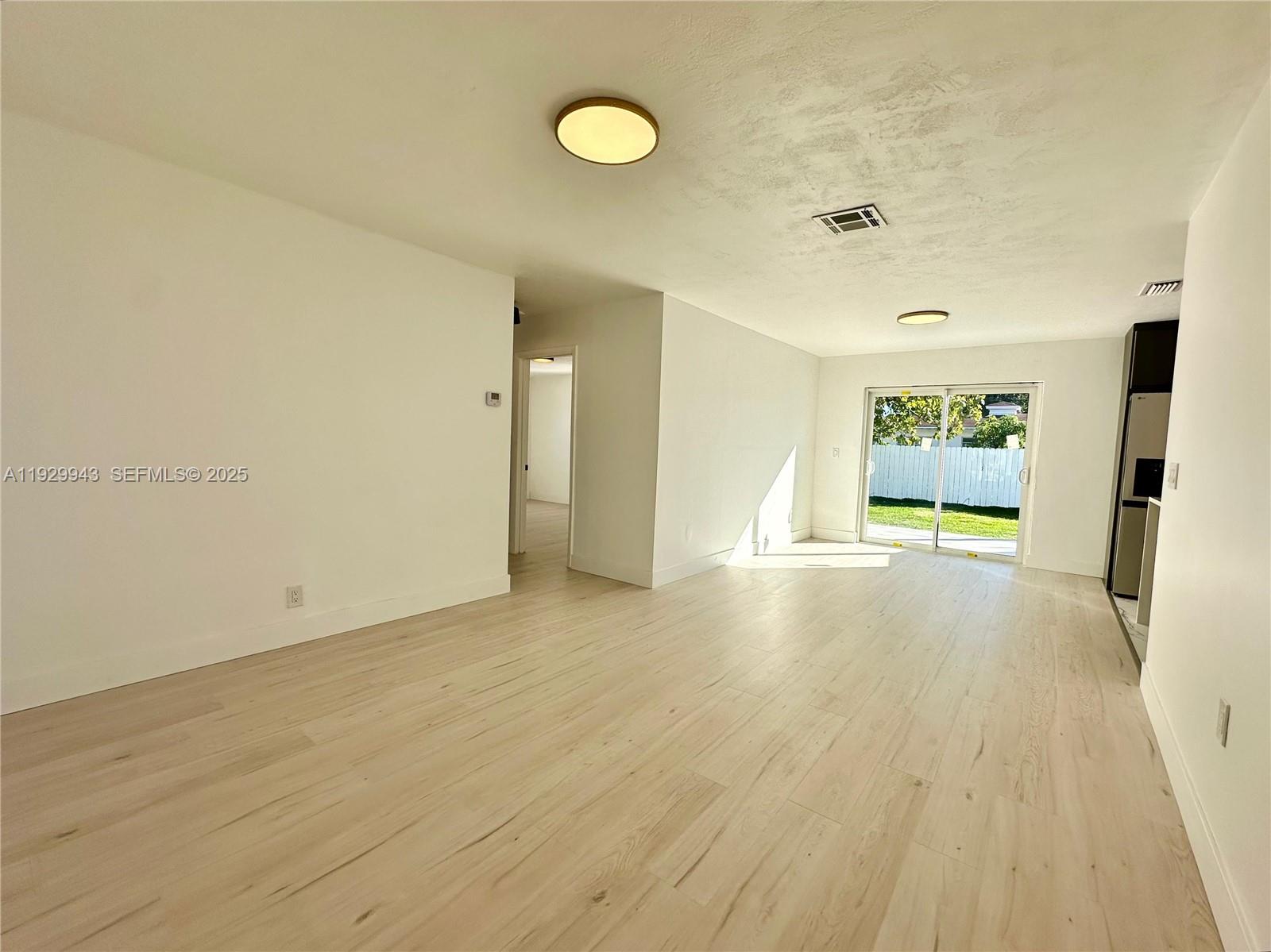 ACRES LAKE ESTATES - Residential Lease