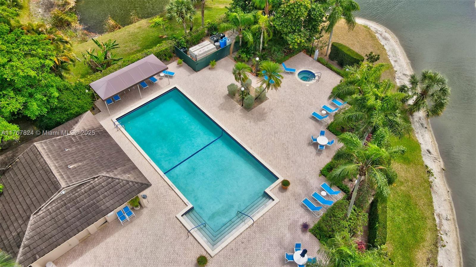 SOUTHWINDS AT BOCA POINTE - Residential