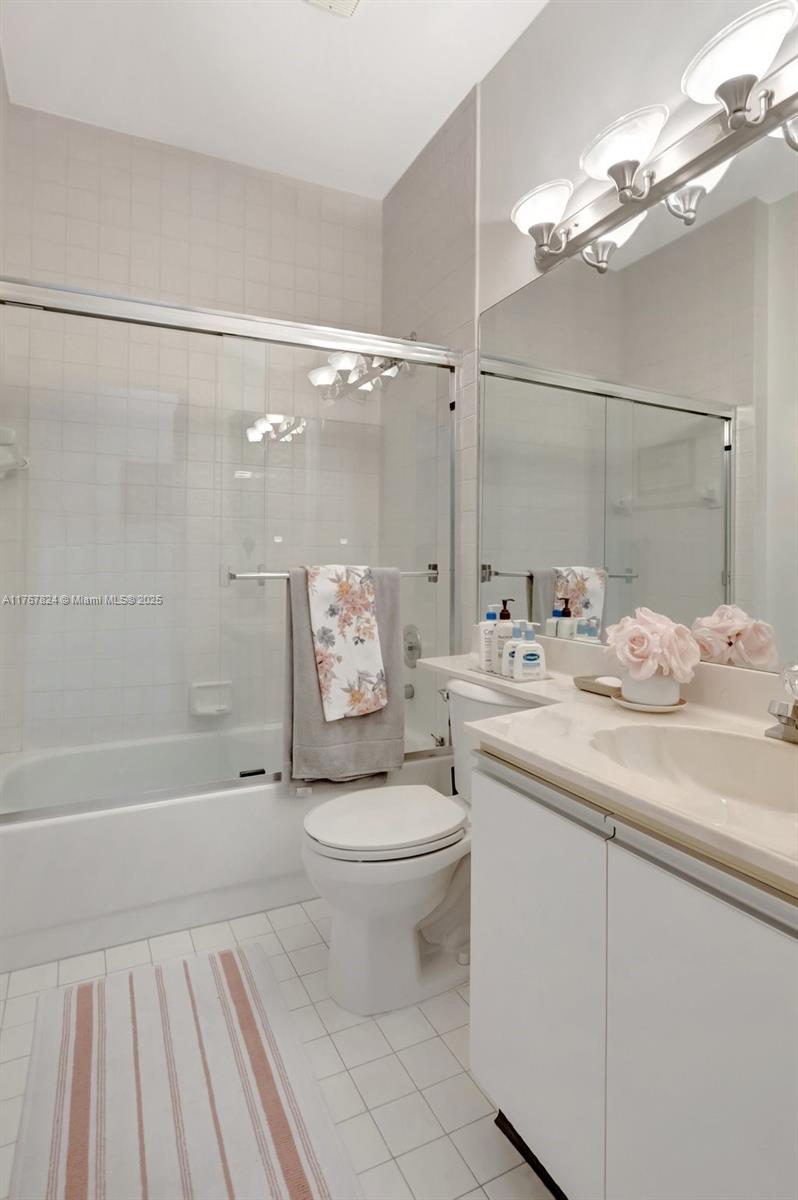 SOUTHWINDS AT BOCA POINTE - Residential