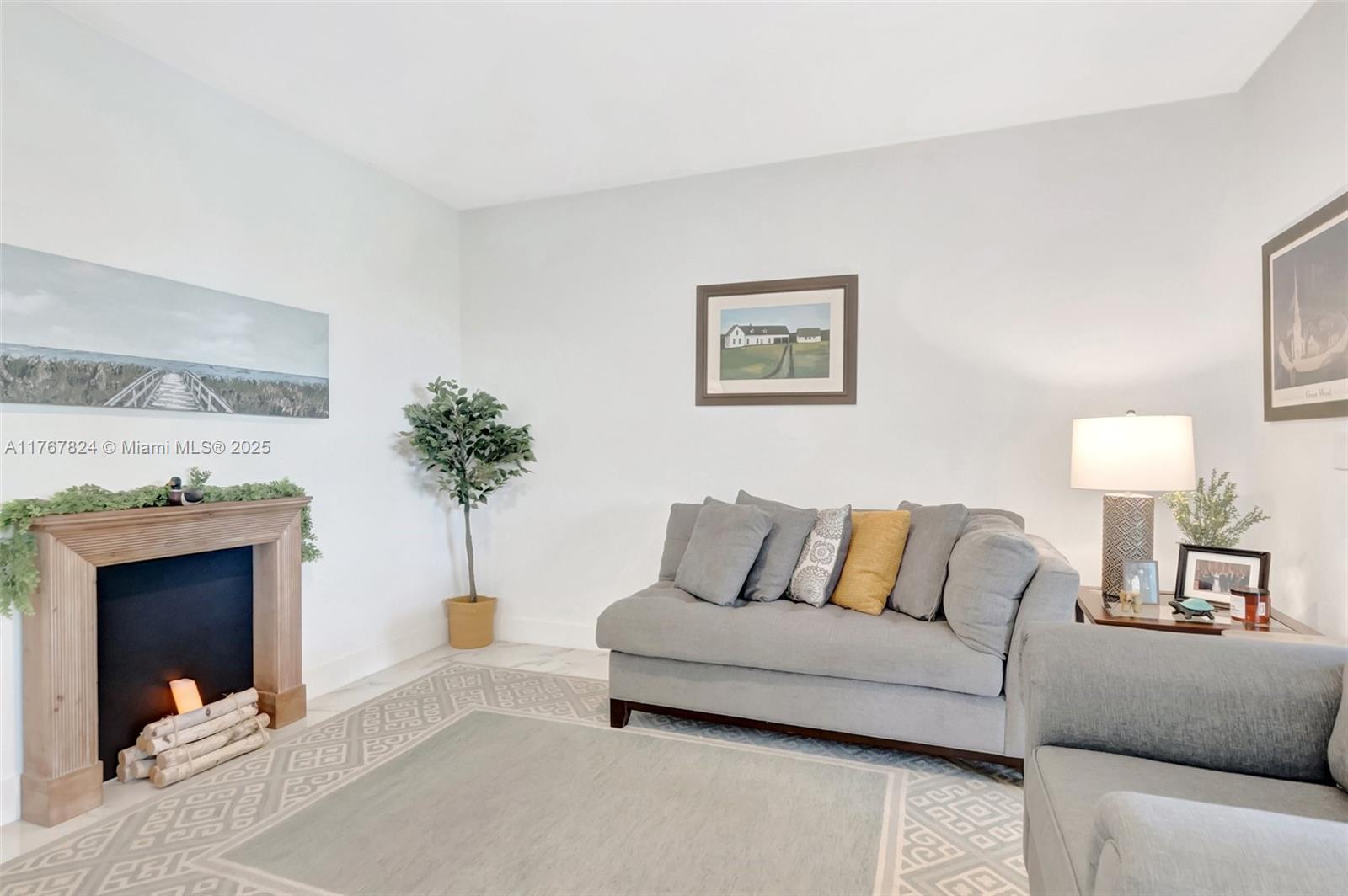 SOUTHWINDS AT BOCA POINTE - Residential