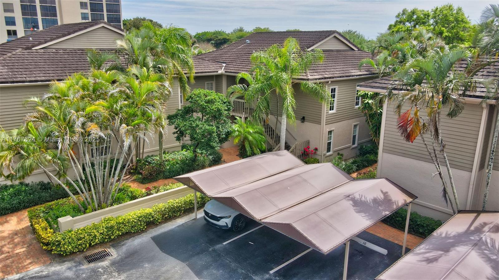 SOUTHWINDS AT BOCA POINTE - Residential