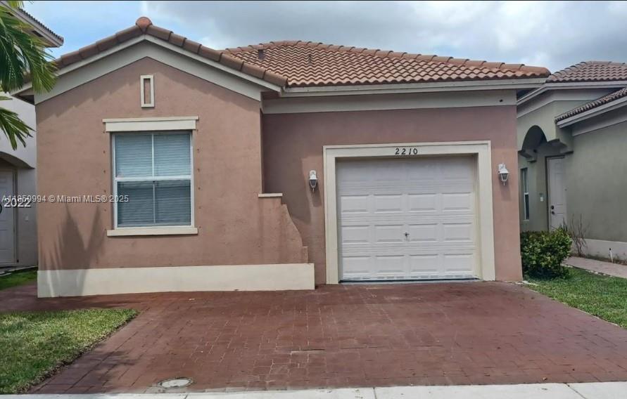Beautiful 3BR/2BA home with 1-car garage in a quiet, private community. Centrally located near A-rated schools, parks, shopping, and Baptist Hospital. Just 15 minutes from the Florida Keys with easy Turnpike access. Rent includes access to the exclusive Waterstone clubhouse featuring a resort-style pool, Olympic-size pool, kids' pool, Jacuzzi, gym, clubhouse, BBQ area, and more. Rarely available—don’t miss out!
