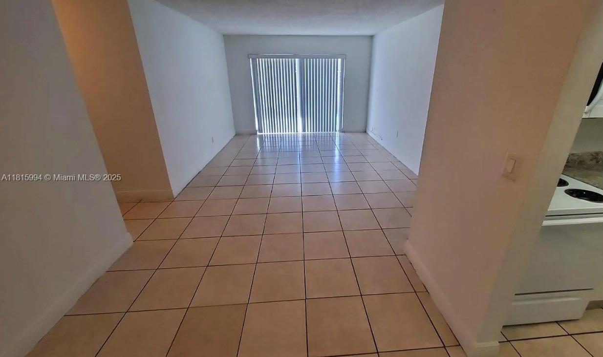 Rental Property at 5241 Geneva Way 108, Doral, Miami-Dade County, Florida - Bedrooms: 1 
Bathrooms: 1  - $1,950 MO.
