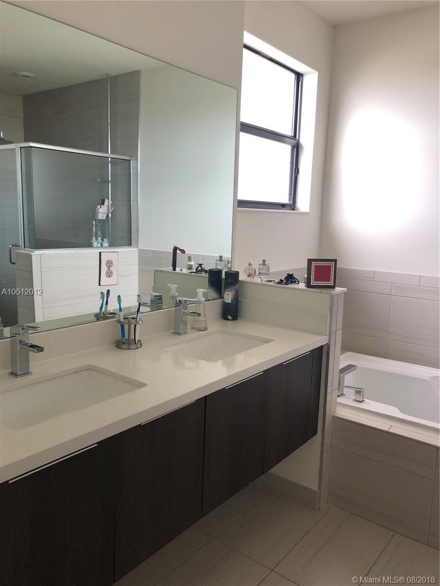 SUMMIT AT PARK CENTRAL - Residential